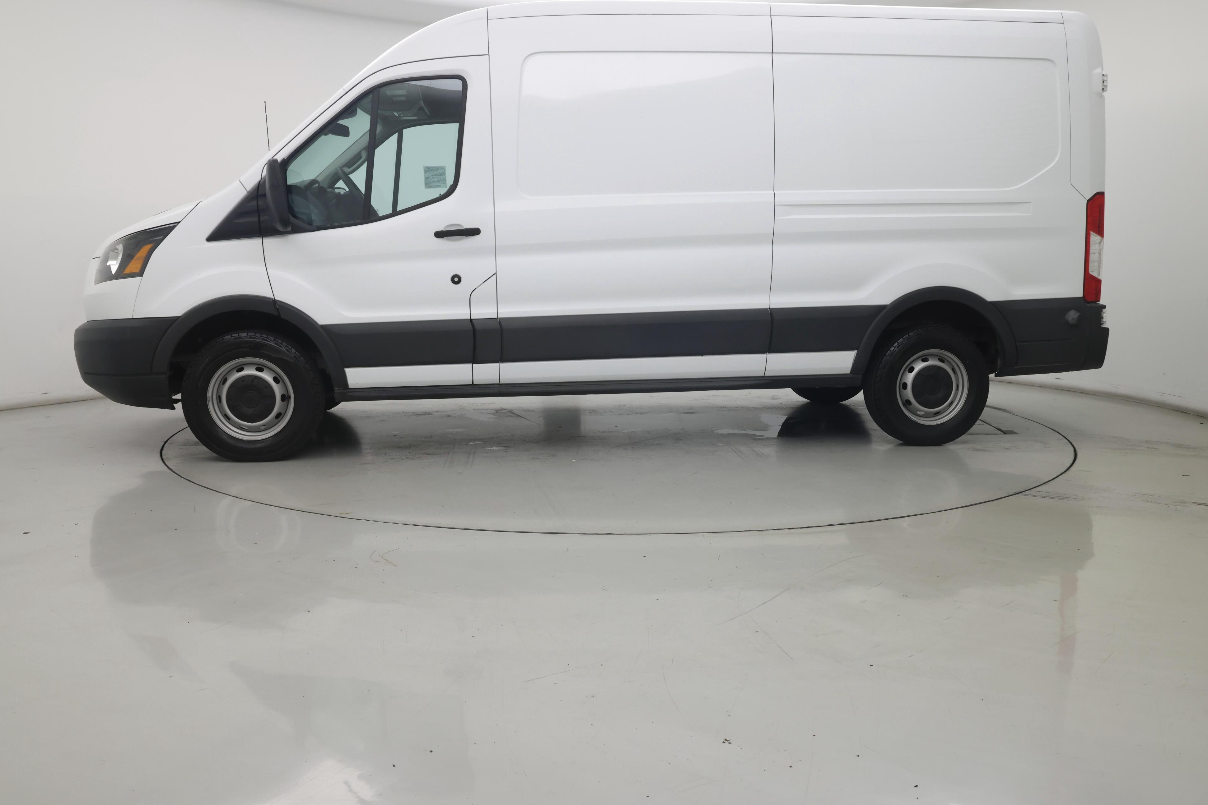 Thumbnail: 2018 Ford Transit Series - 3