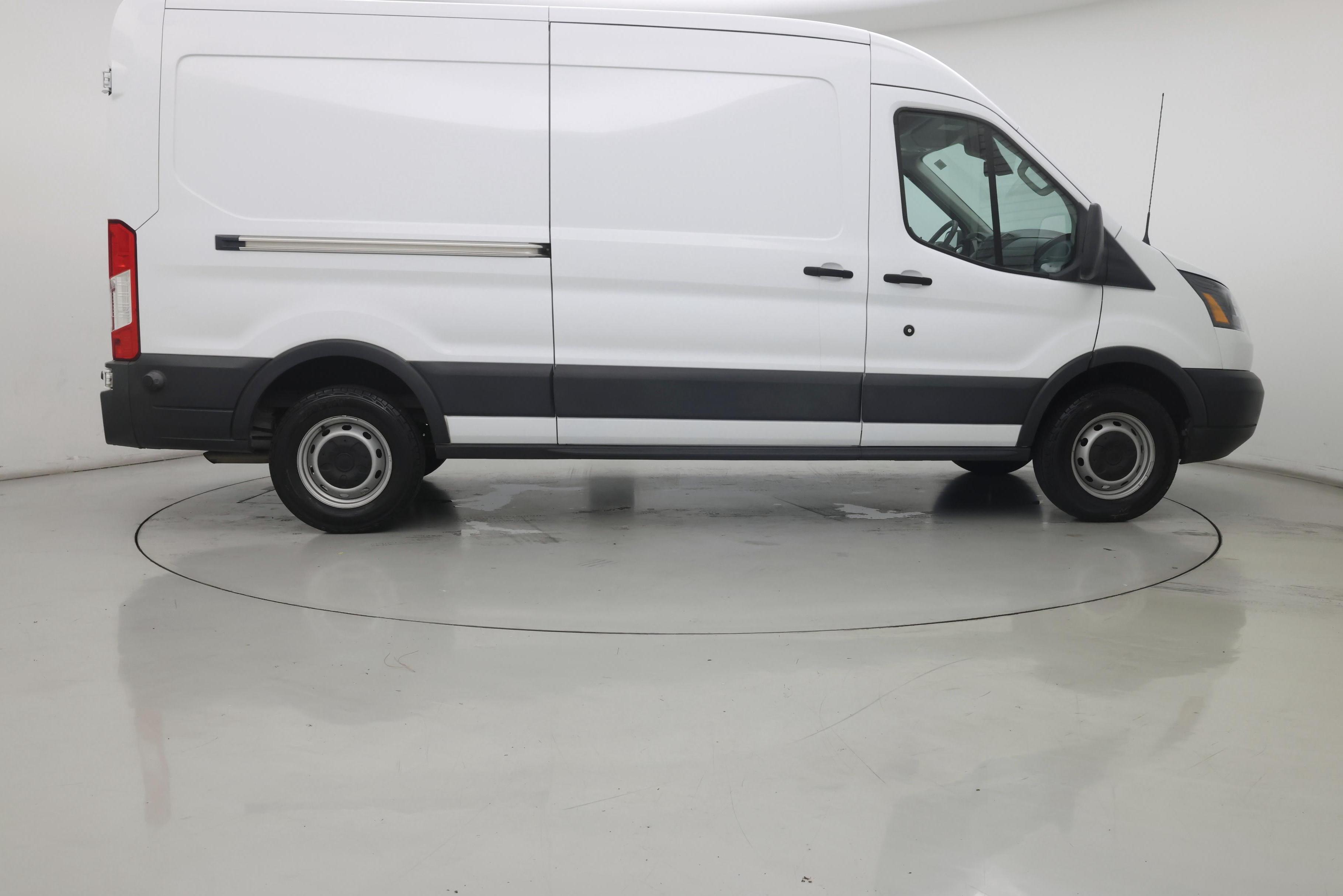 Thumbnail: 2018 Ford Transit Series - 7