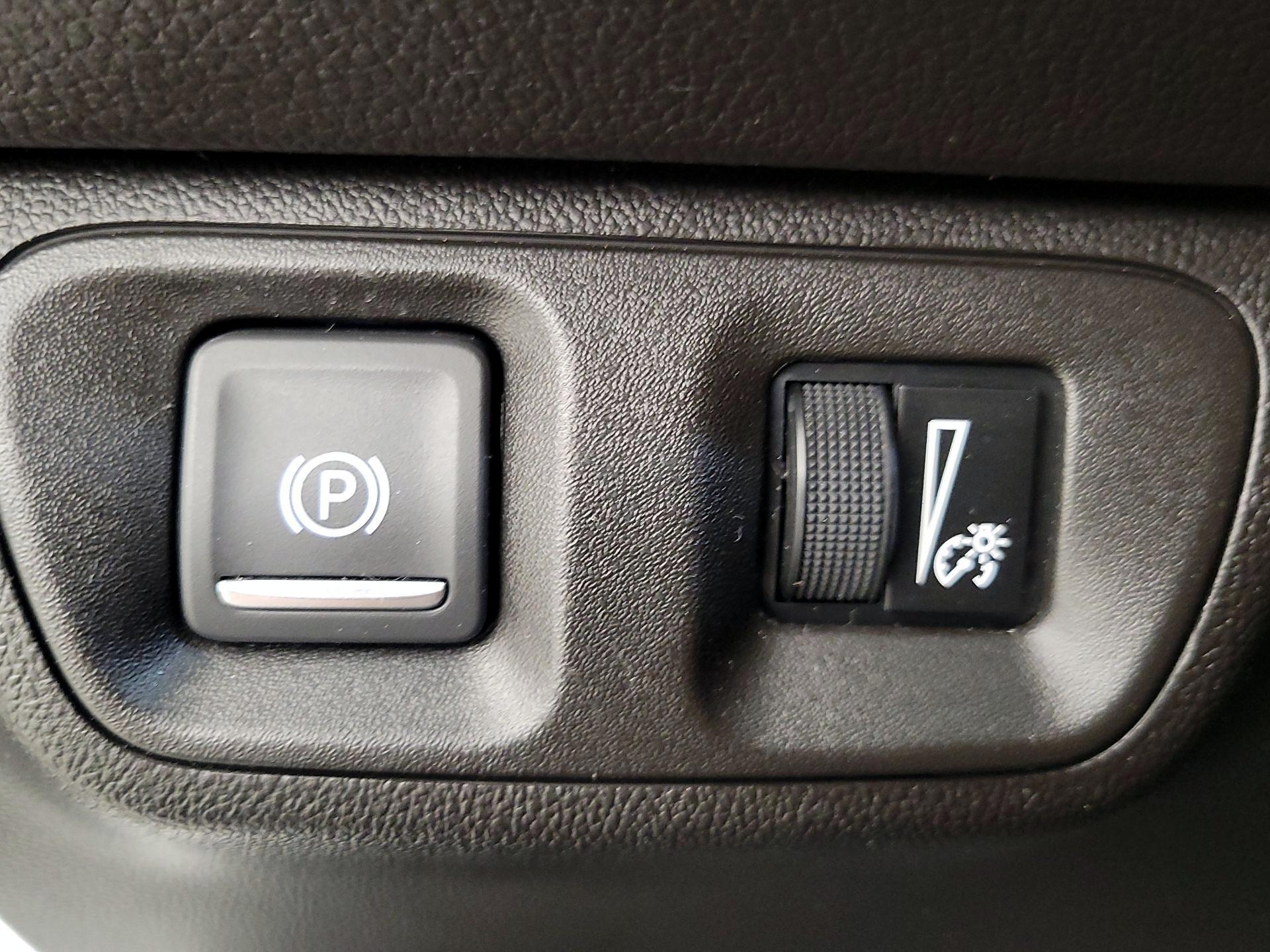 Thumbnail: 2022 GMC Acadia - 13