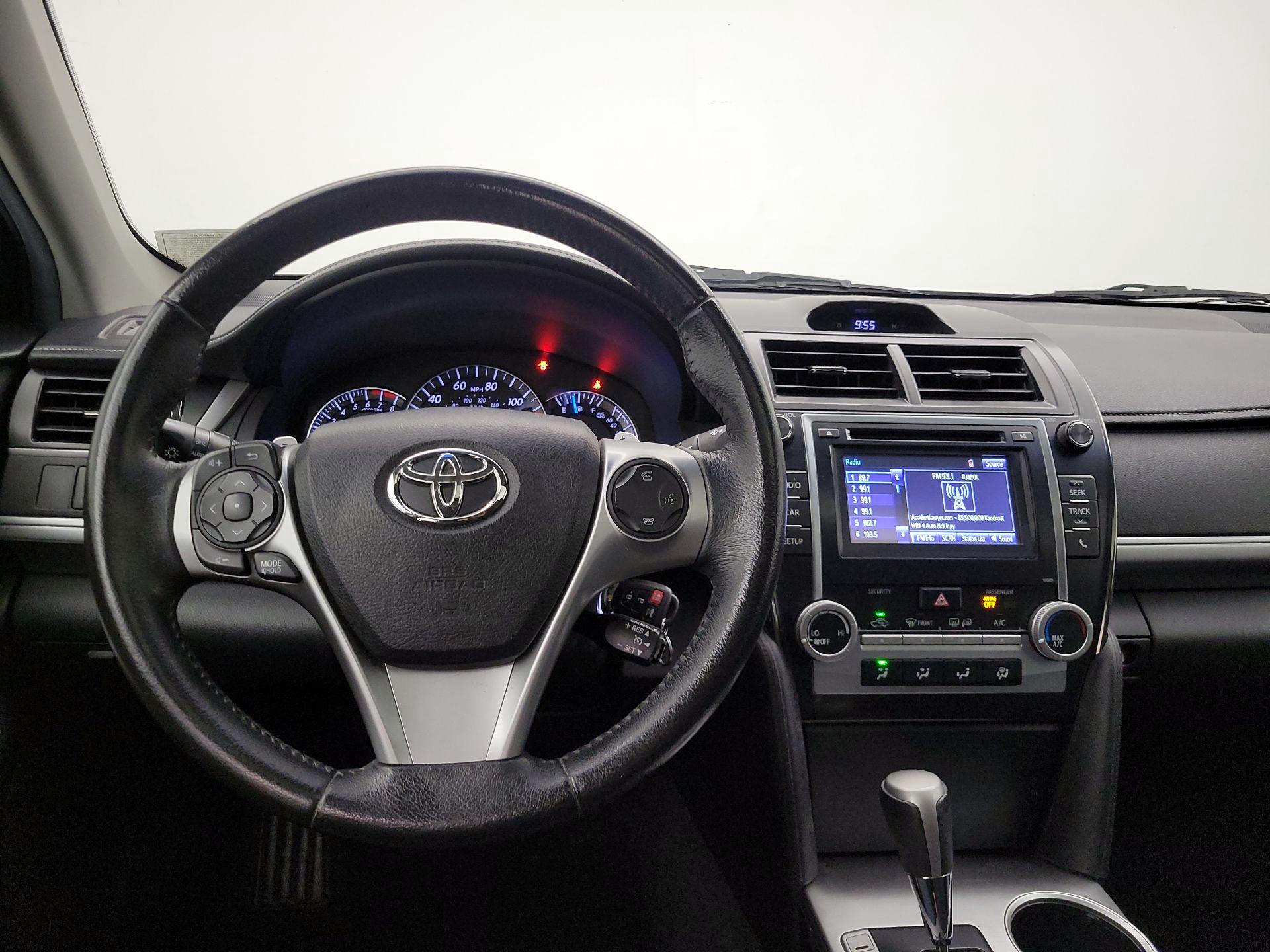 Thumbnail: 2014 Toyota Camry - 10