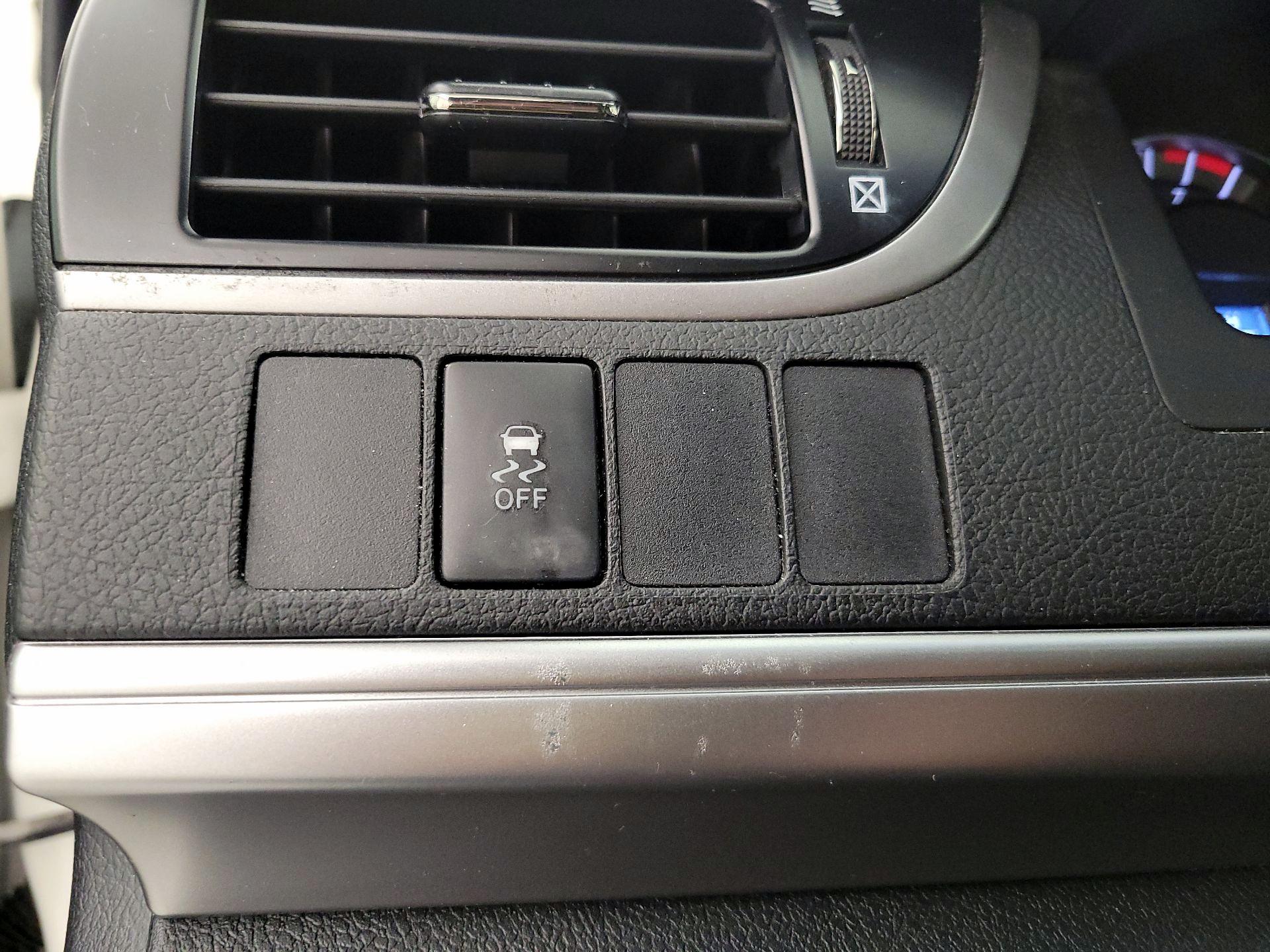 Thumbnail: 2014 Toyota Camry - 13