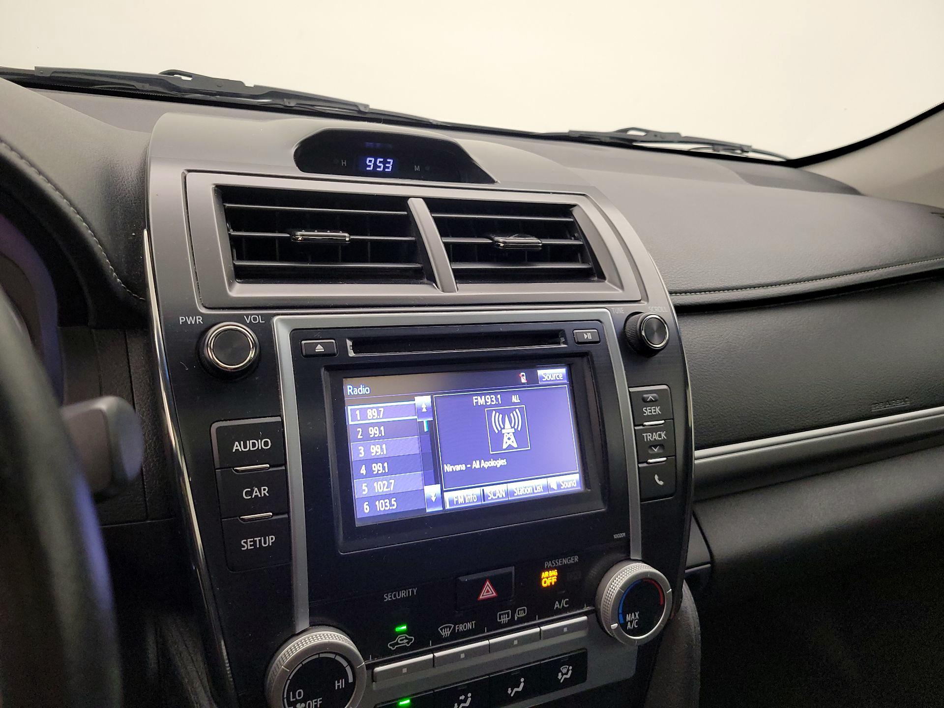 Thumbnail: 2014 Toyota Camry - 15