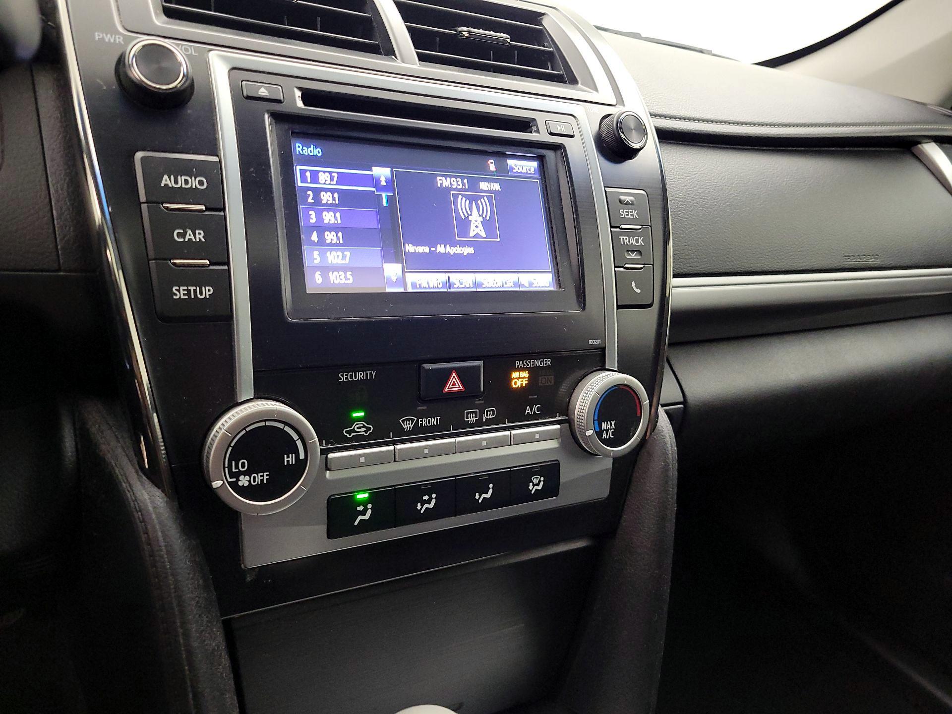Thumbnail: 2014 Toyota Camry - 16