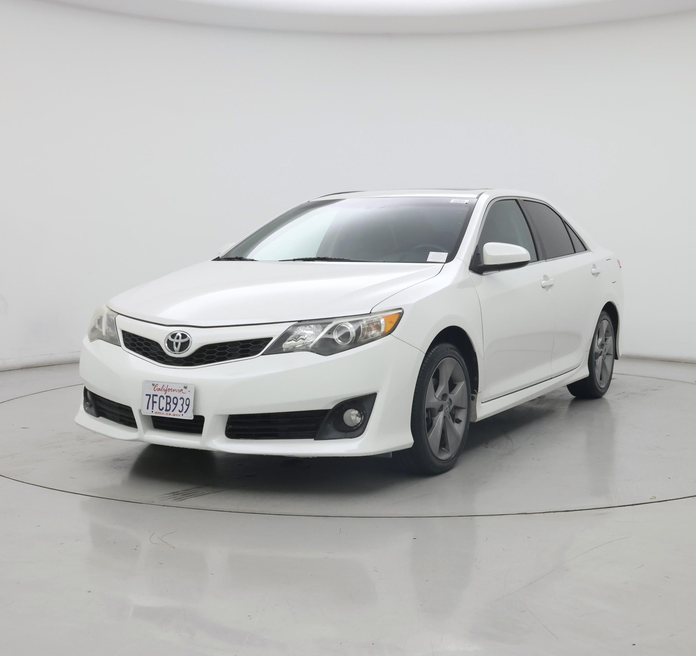 Thumbnail: 2014 Toyota Camry - 4