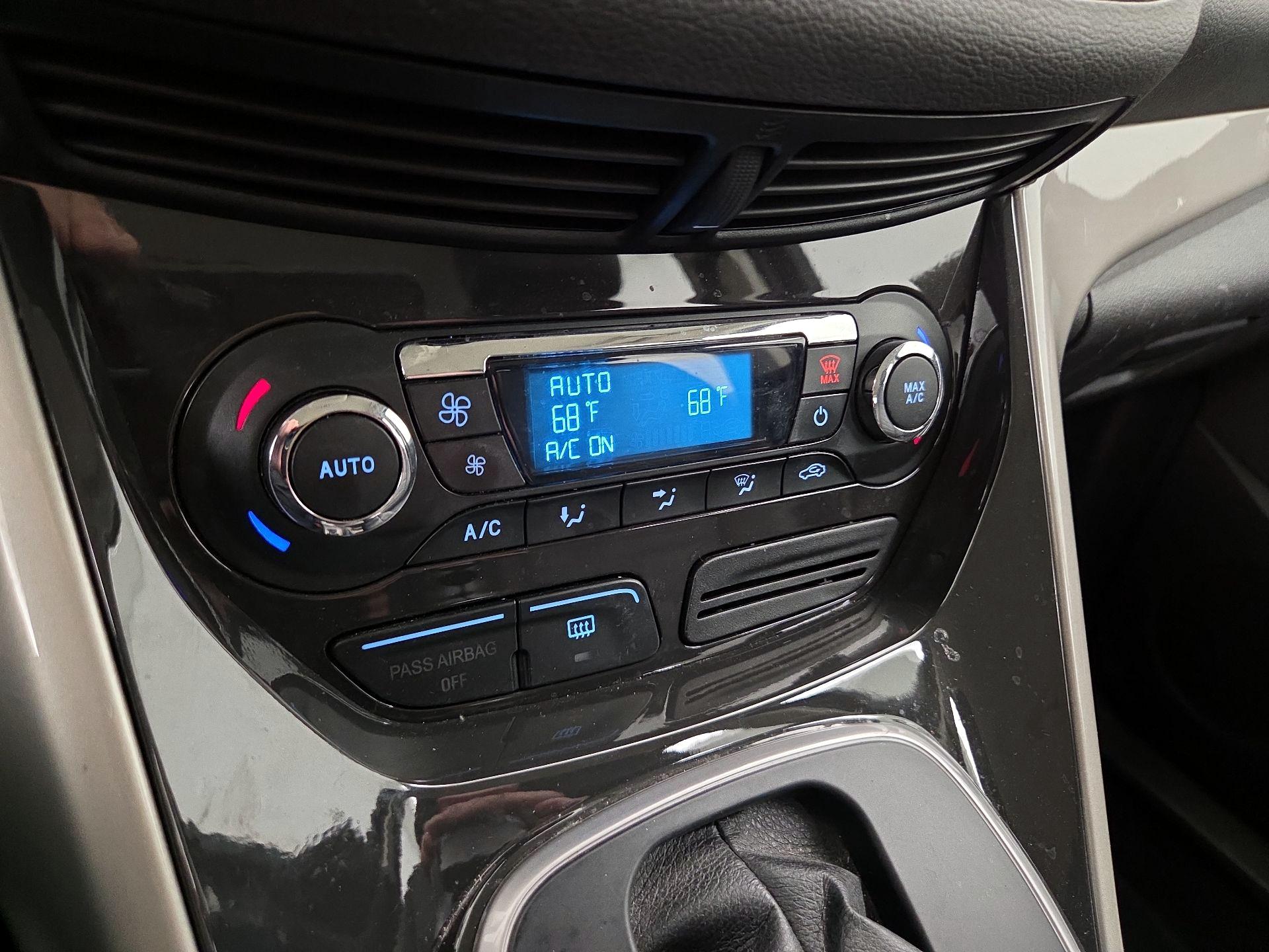 Thumbnail: 2015 Ford C-Max - 15