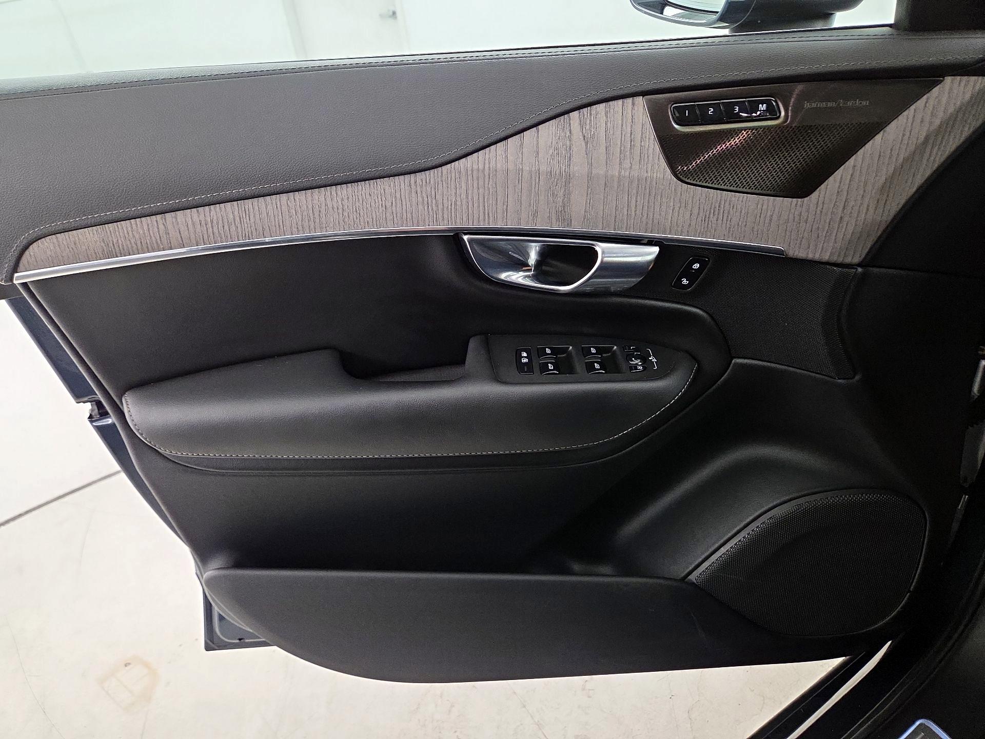 Thumbnail: 2021 Volvo XC90 - 12