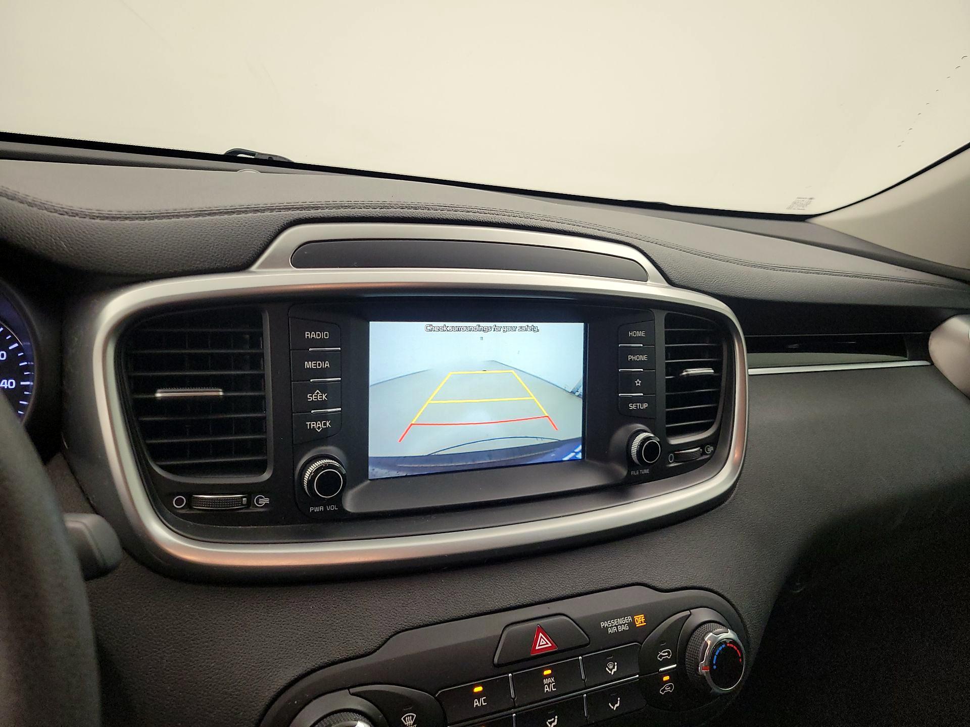 Thumbnail: 2019 Kia Sorento - 14