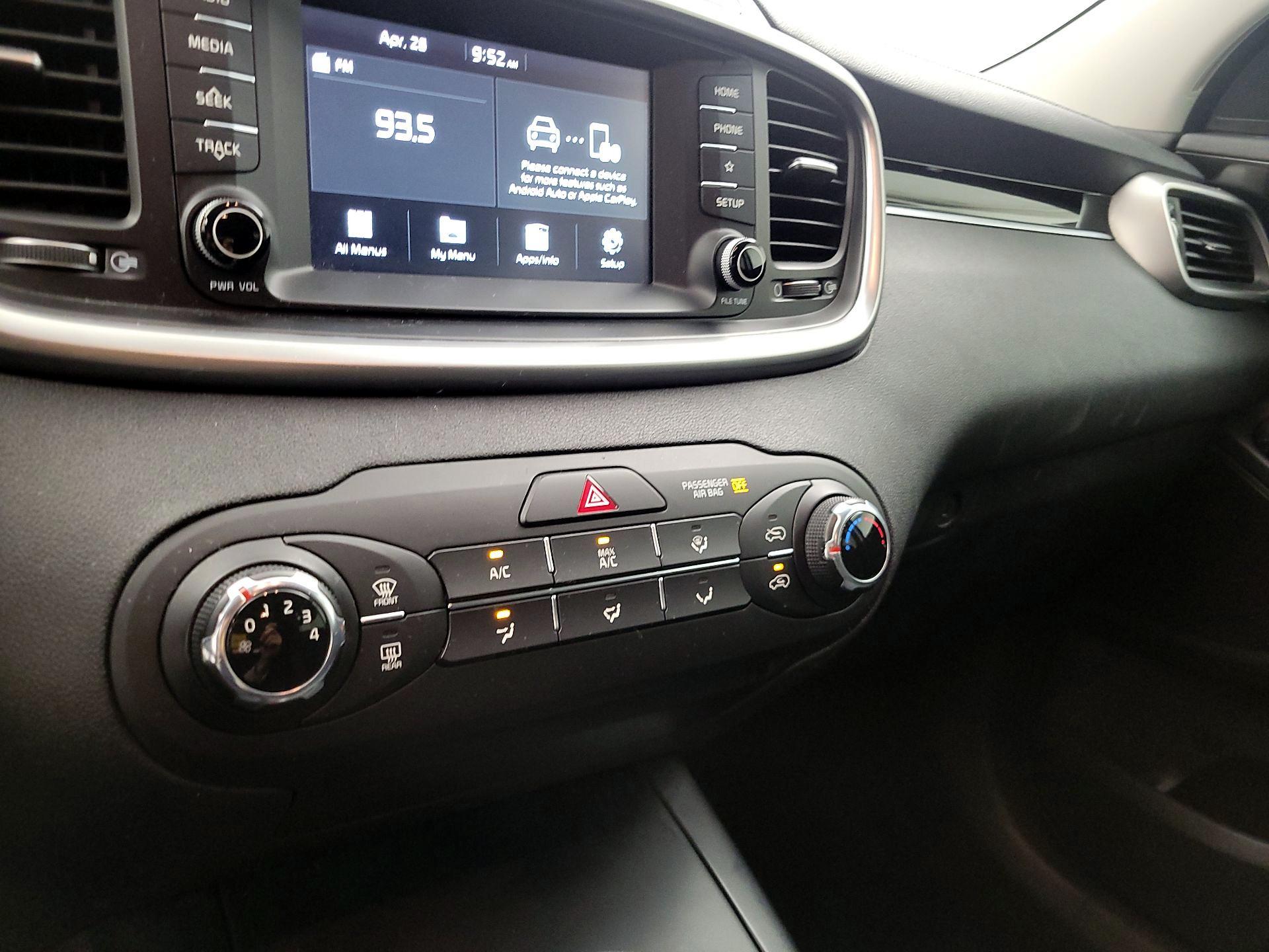 Thumbnail: 2019 Kia Sorento - 16