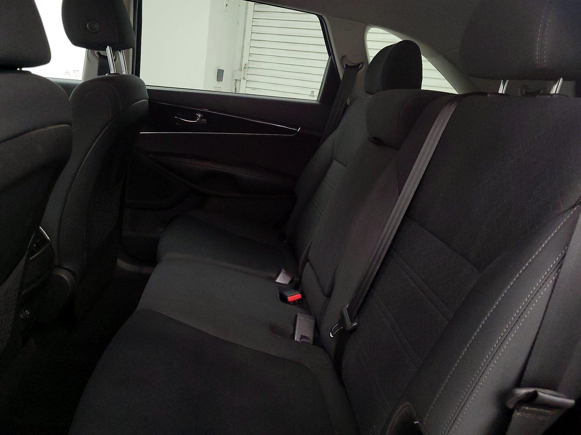 Thumbnail: 2019 Kia Sorento - 19