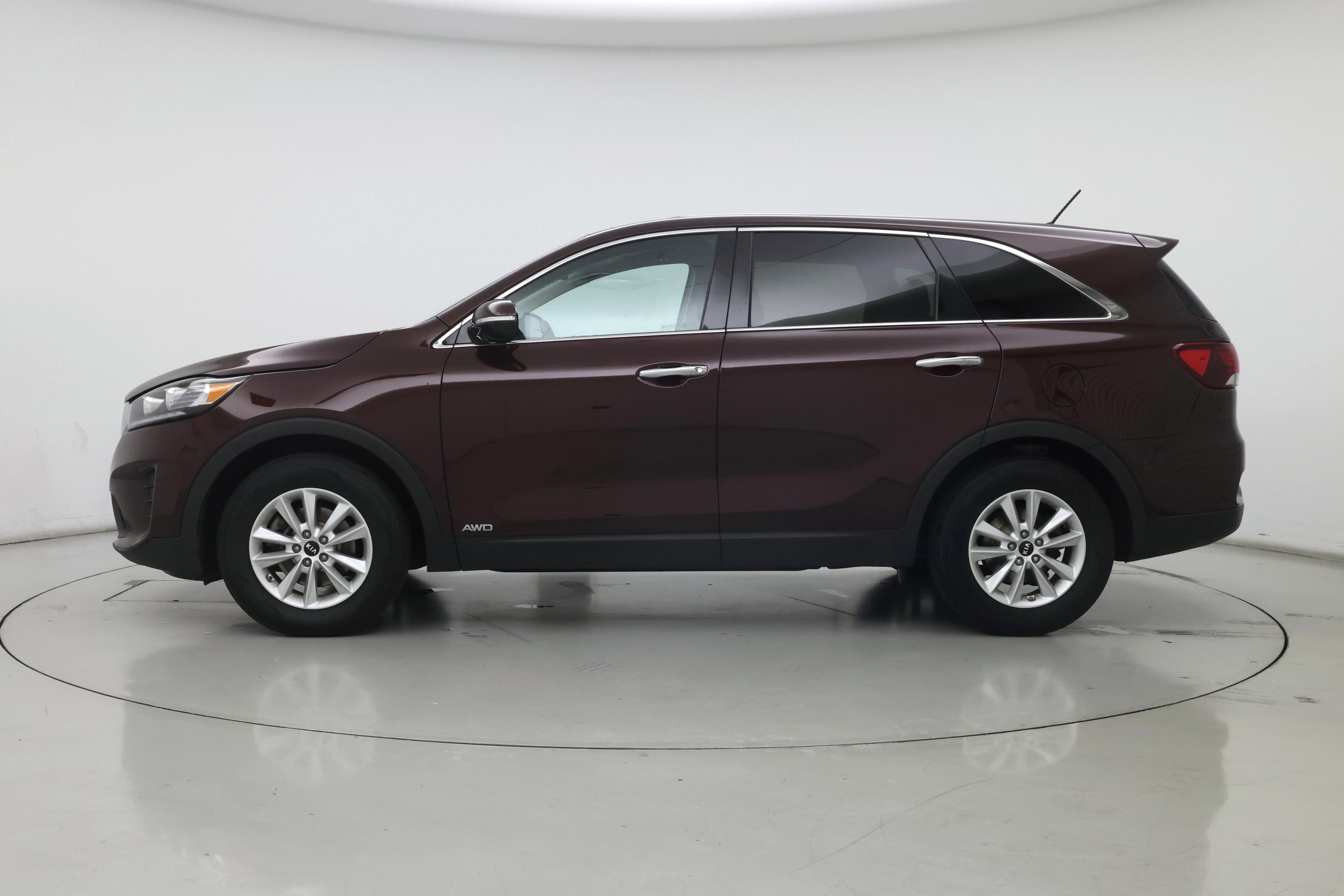 Thumbnail: 2019 Kia Sorento - 3
