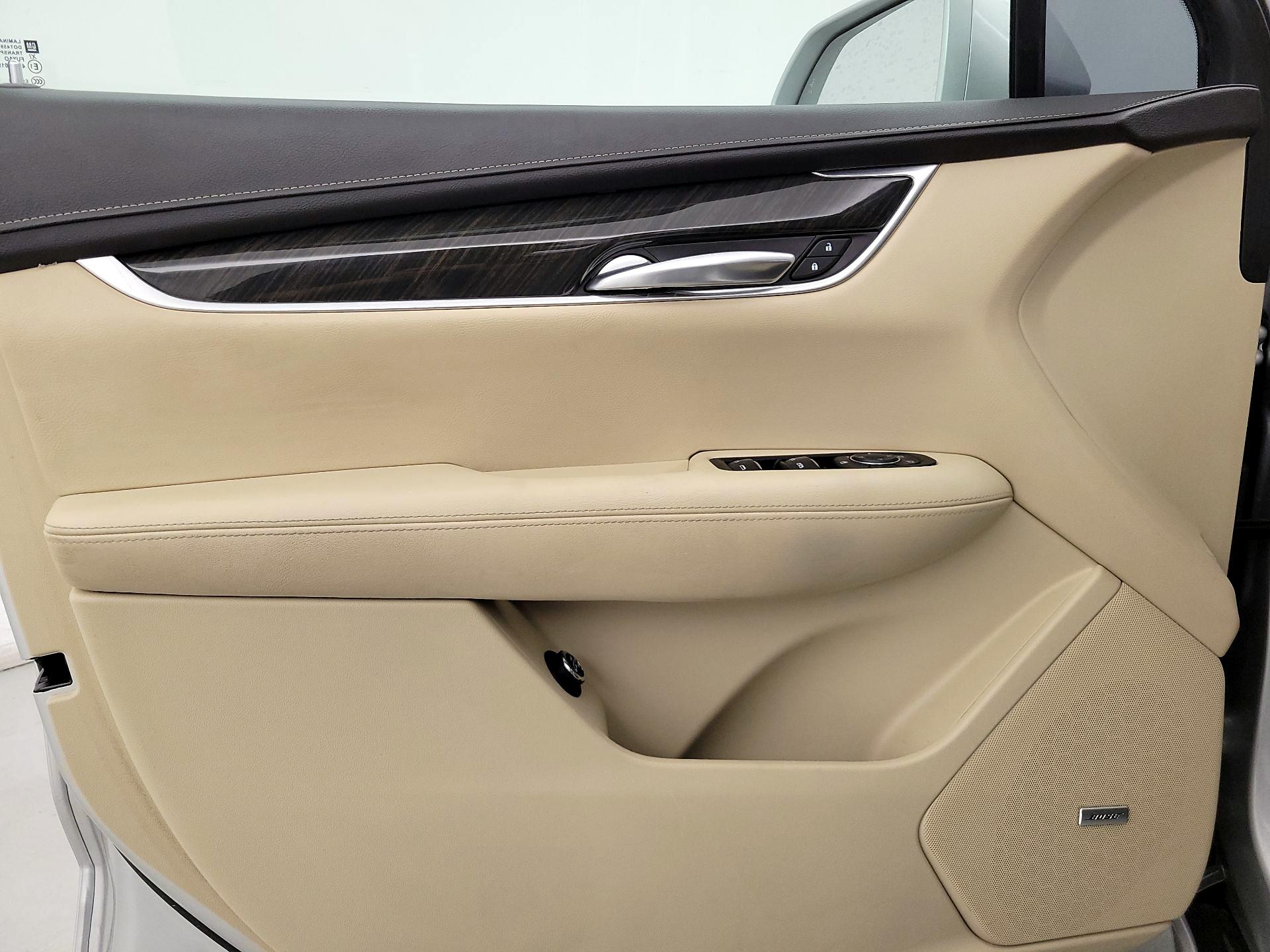 Thumbnail: 2018 Cadillac XT5 - 12