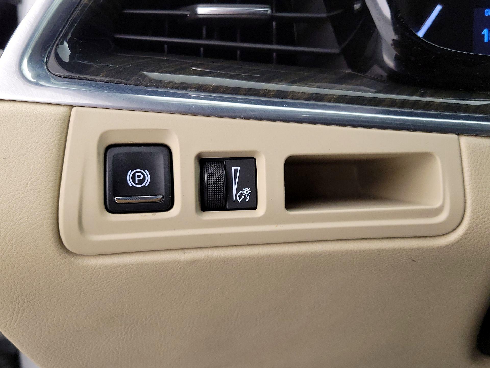 Thumbnail: 2018 Cadillac XT5 - 13