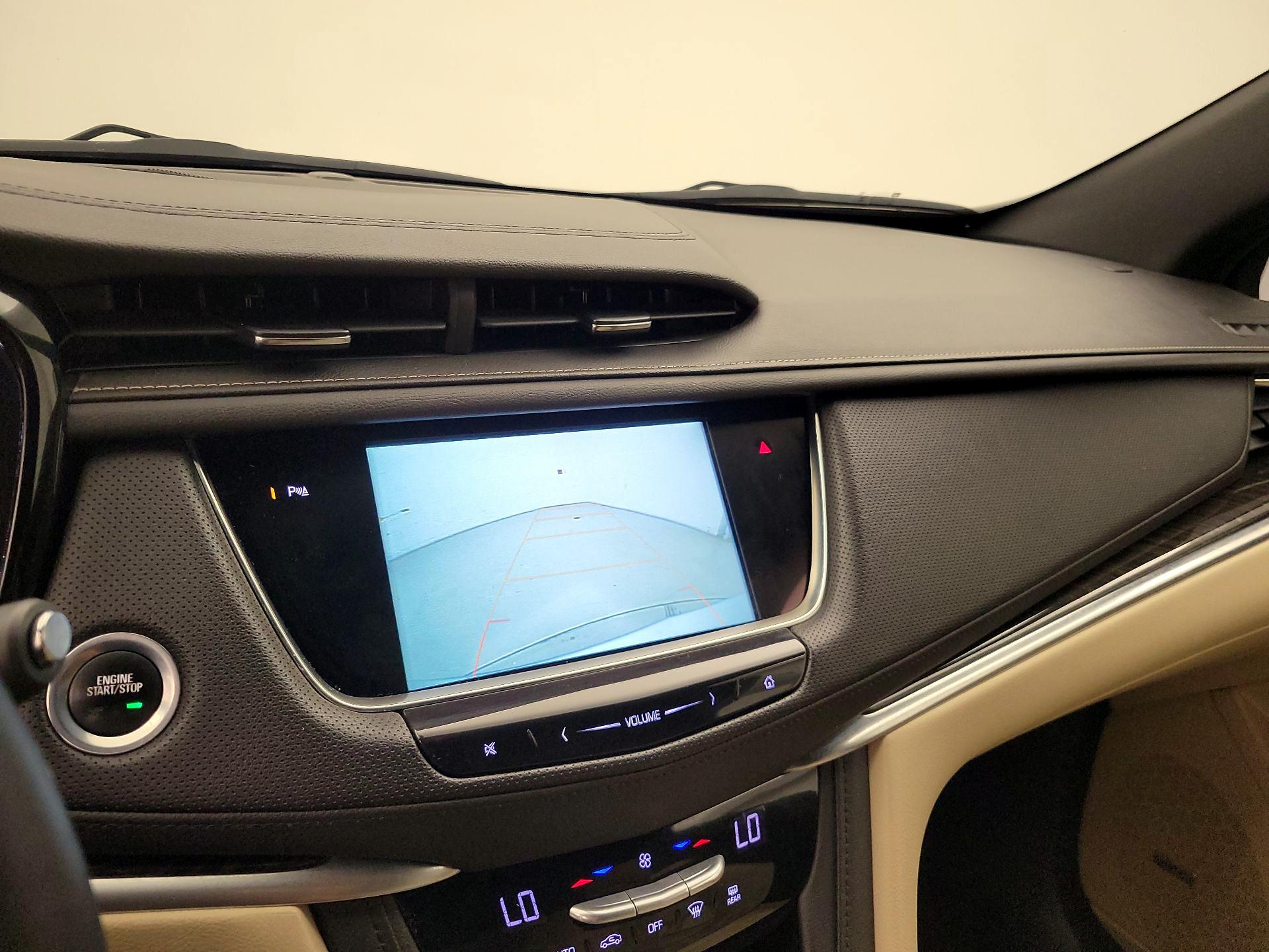 Thumbnail: 2018 Cadillac XT5 - 14