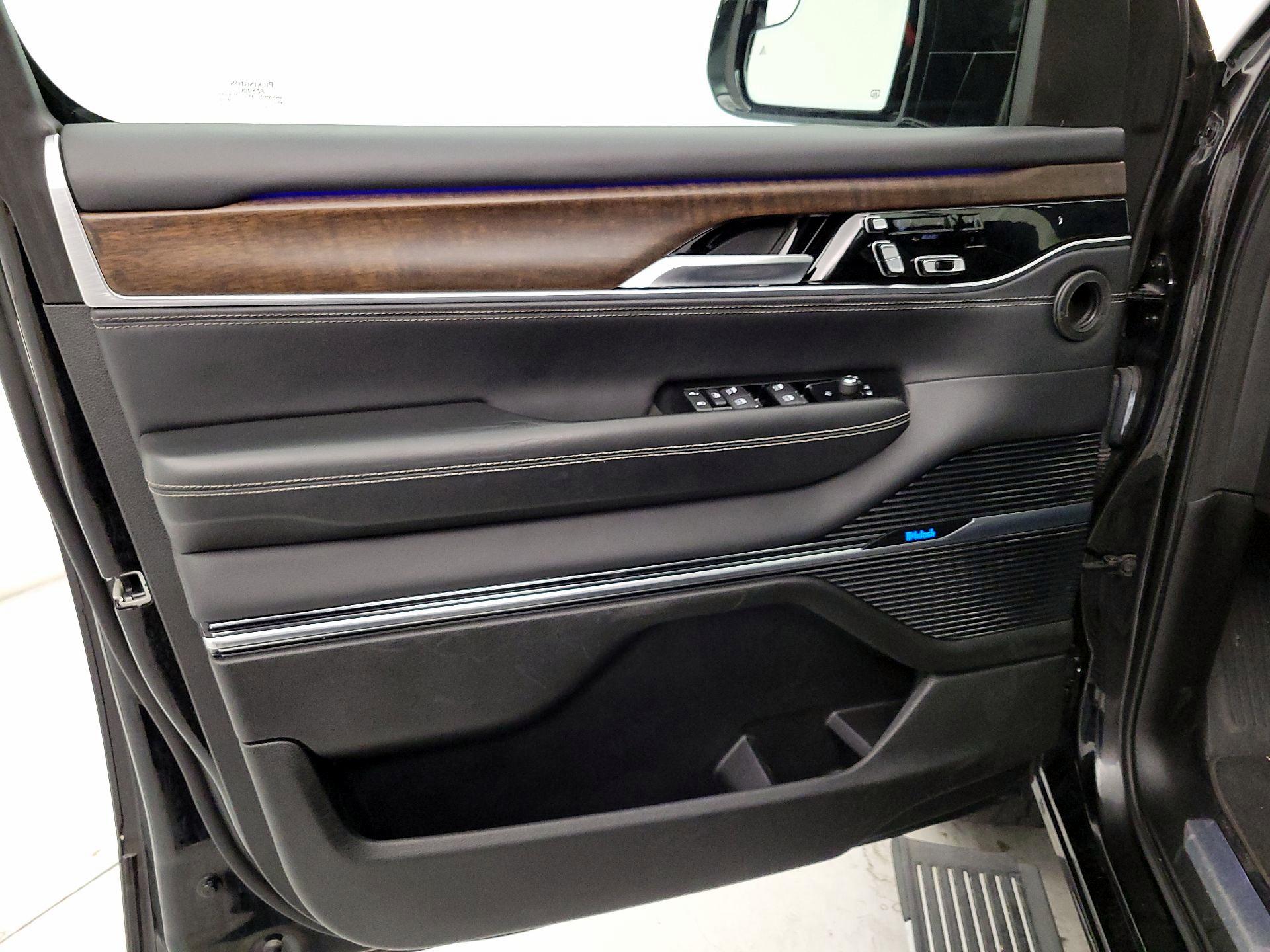 Thumbnail: 2024 Jeep Grand Wagoneer L - 12