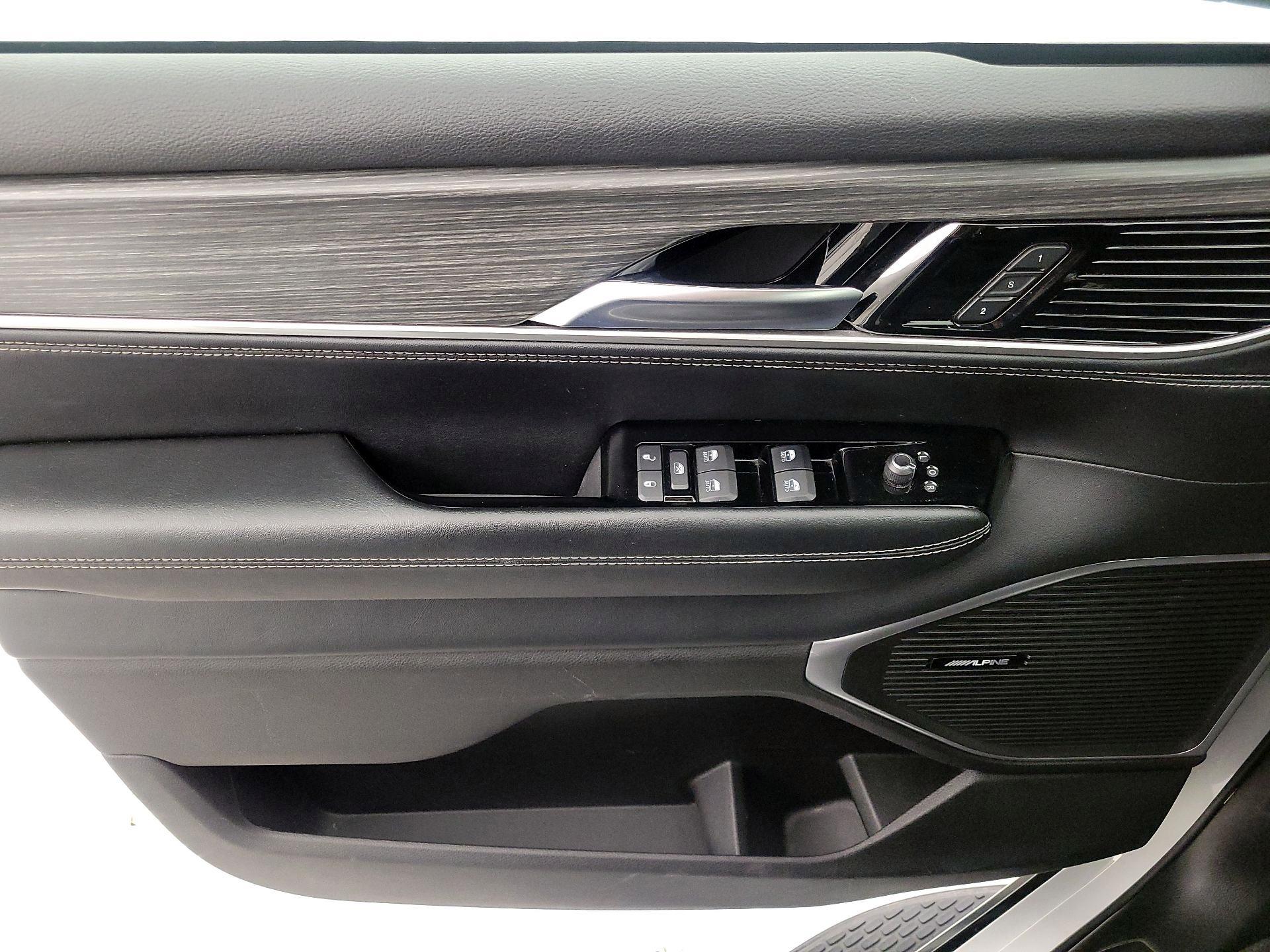 Thumbnail: 2024 Jeep Wagoneer - 10