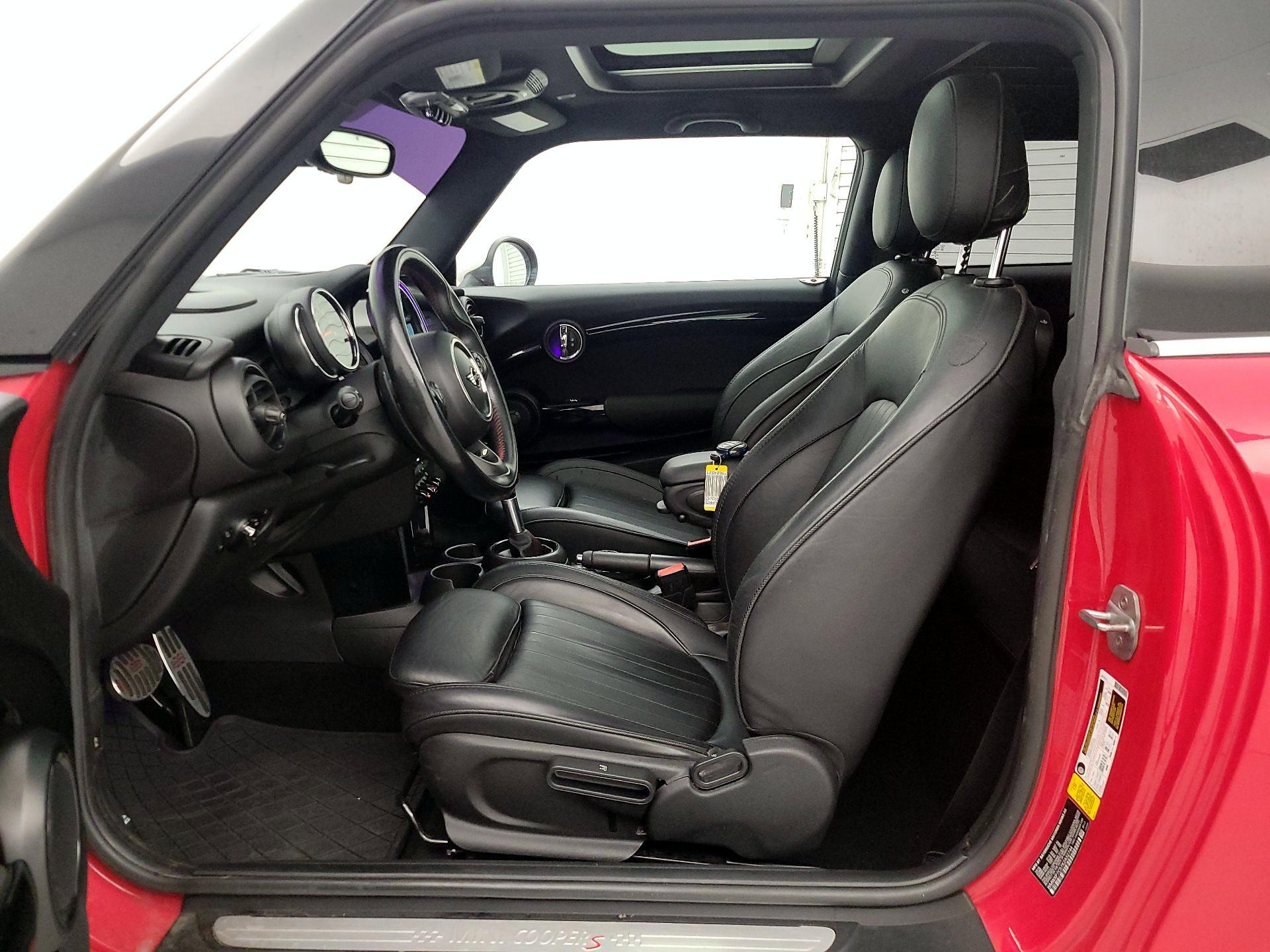 Thumbnail: 2019 MINI Cooper Hardtop - 11