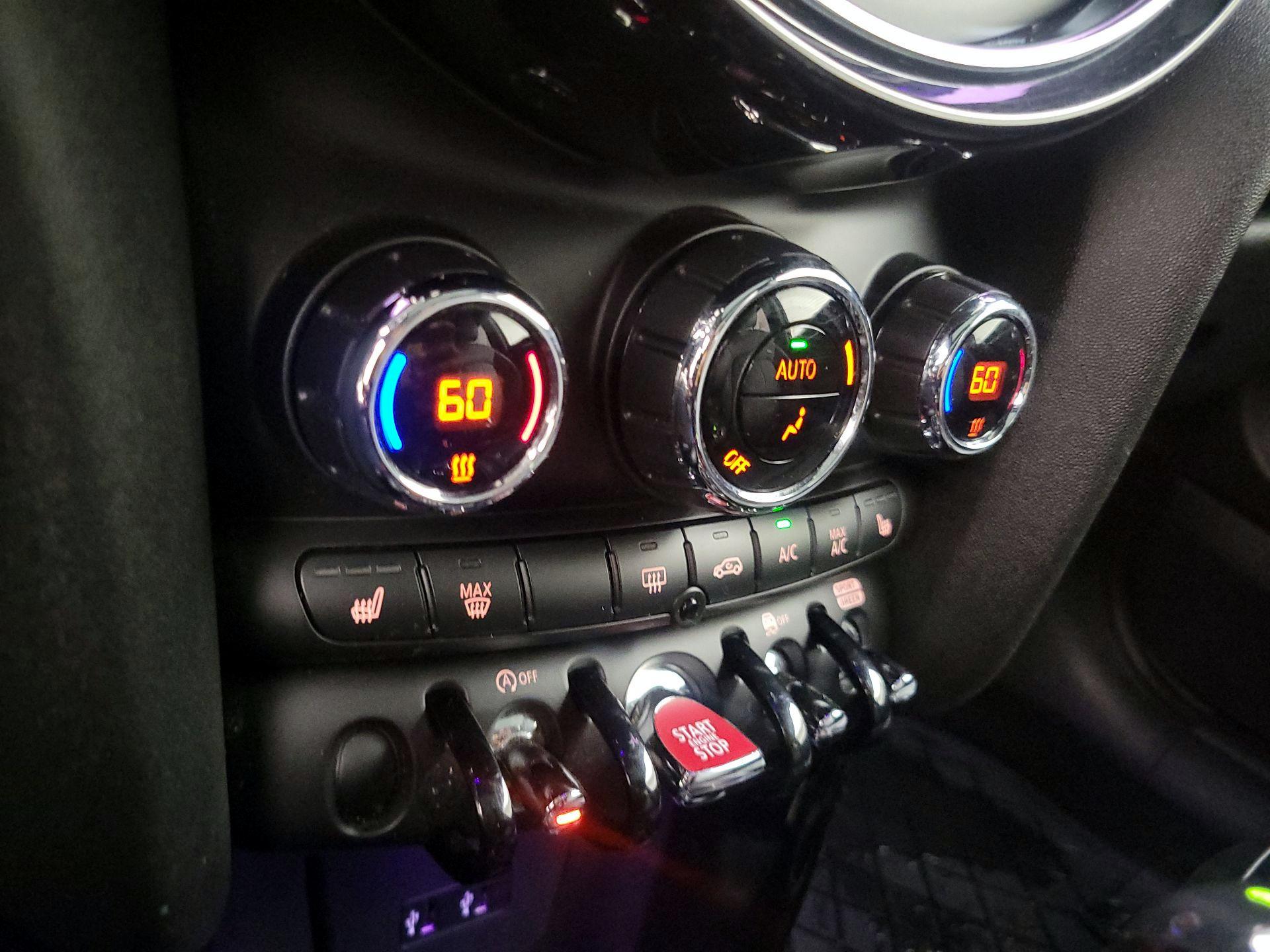 Thumbnail: 2019 MINI Cooper Hardtop - 16