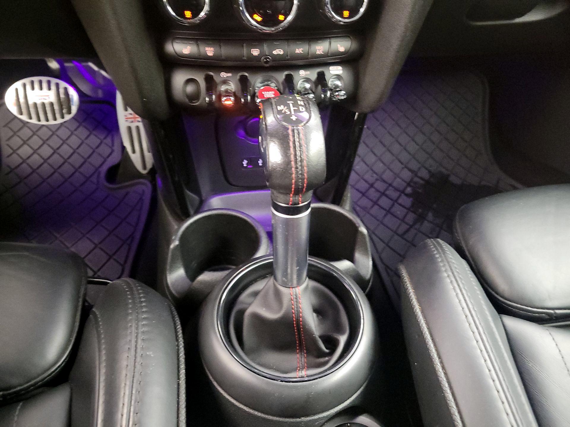 Thumbnail: 2019 MINI Cooper Hardtop - 17