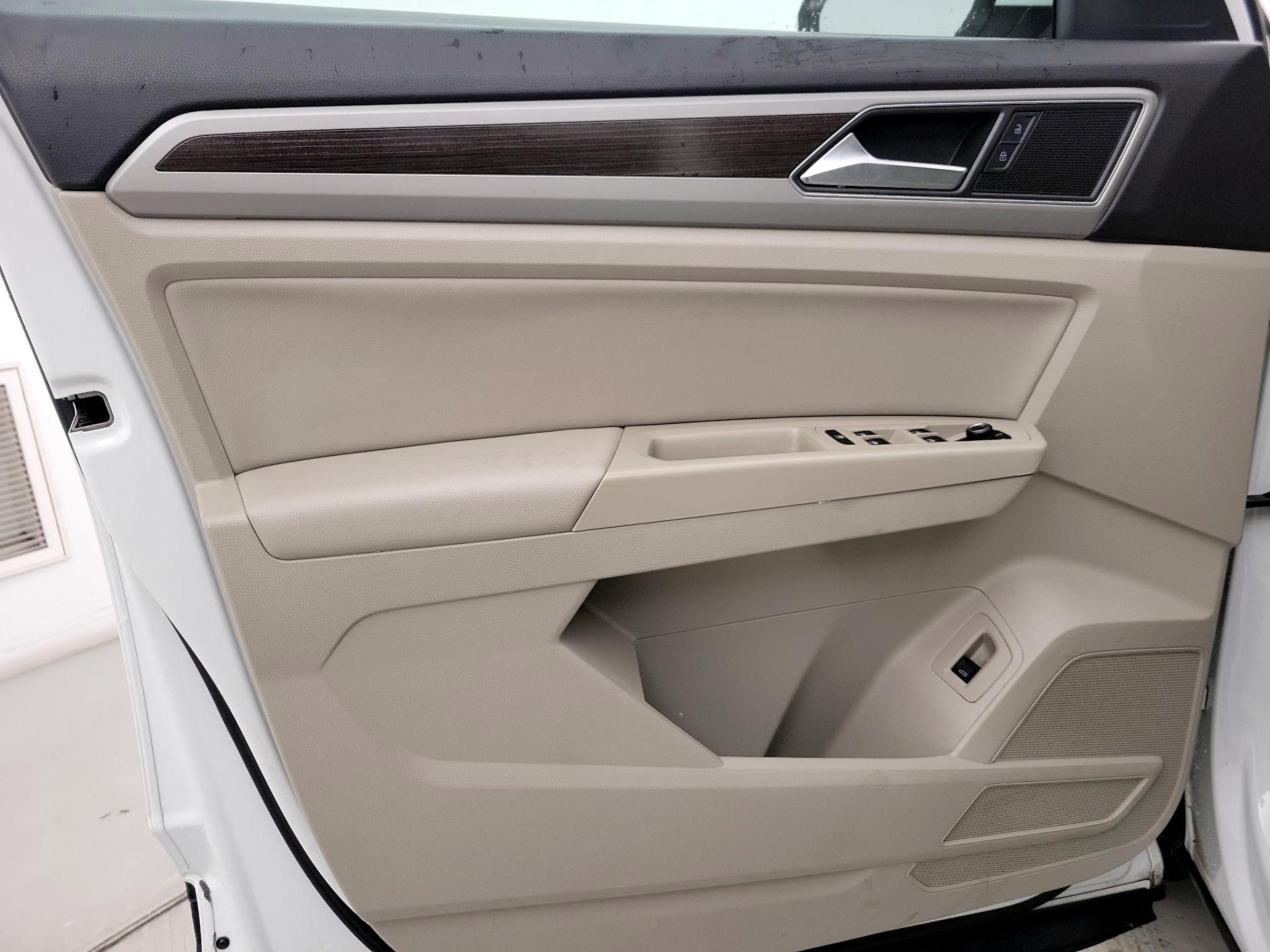 Thumbnail: 2019 Volkswagen Atlas - 12