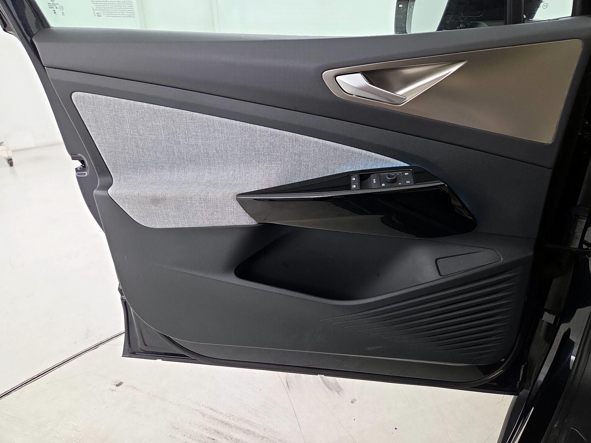 Thumbnail: 2023 Volkswagen ID.4 - 12