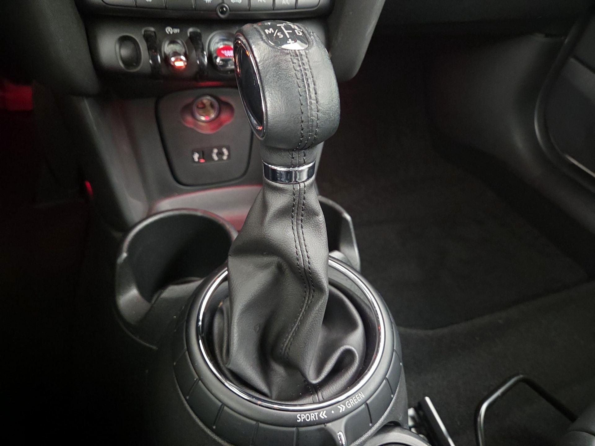 Thumbnail: 2016 MINI Cooper Hardtop - 16