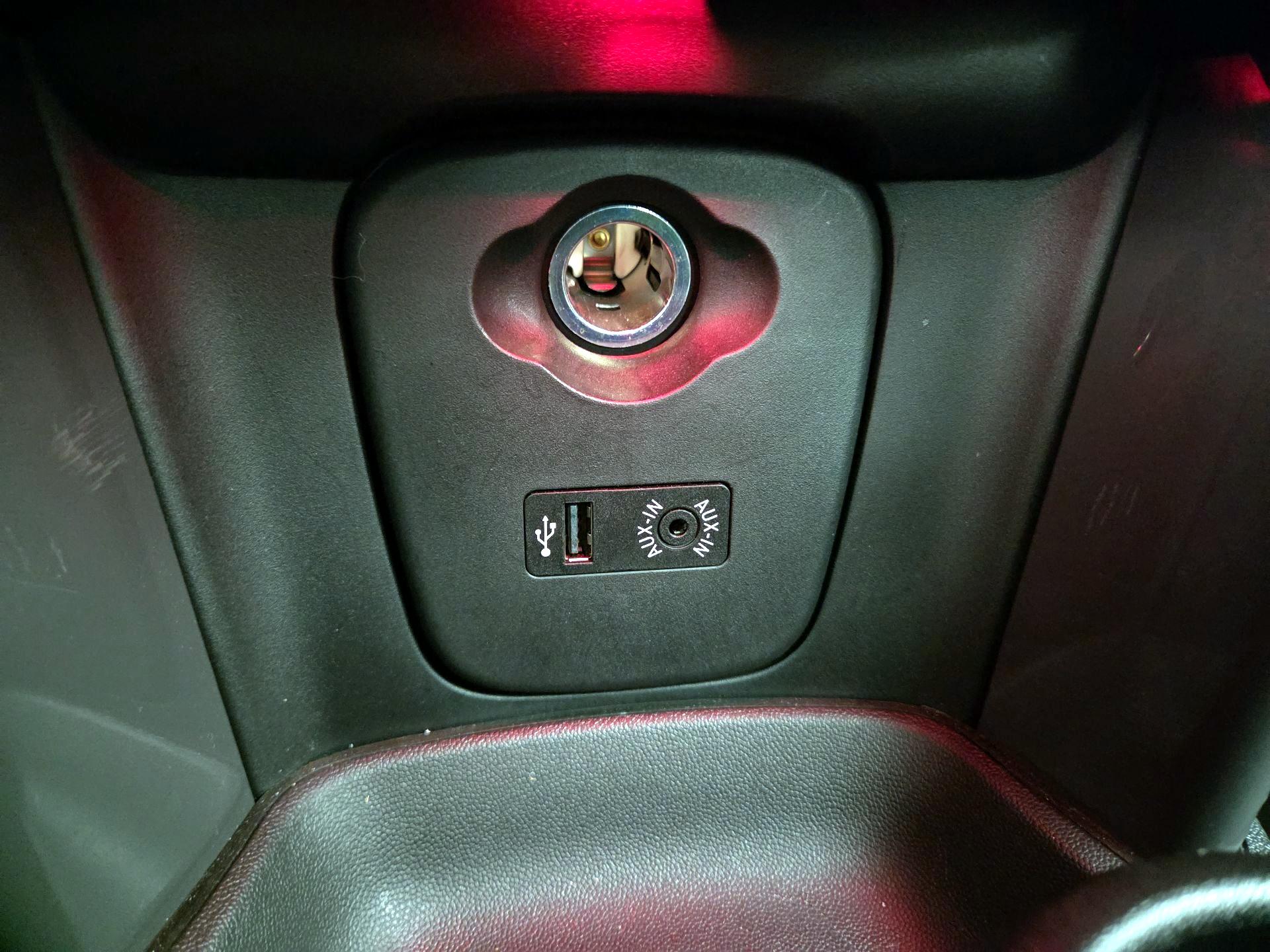 Thumbnail: 2016 MINI Cooper Hardtop - 17