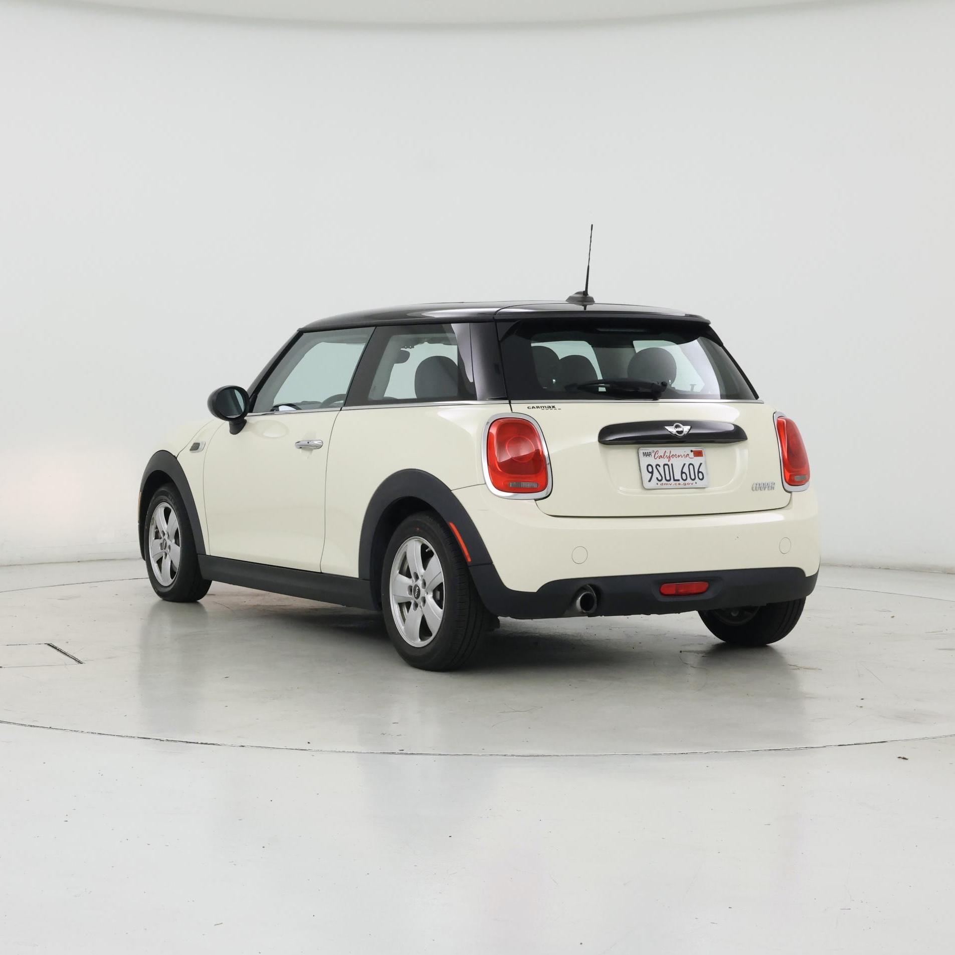 Thumbnail: 2016 MINI Cooper Hardtop - 2