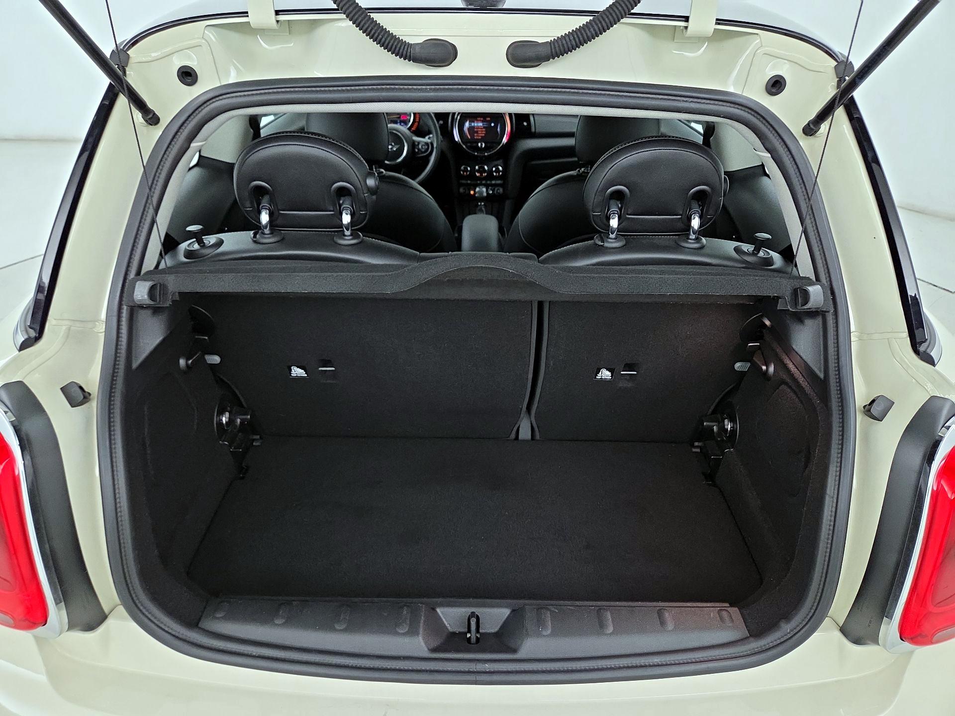 Thumbnail: 2016 MINI Cooper Hardtop - 20