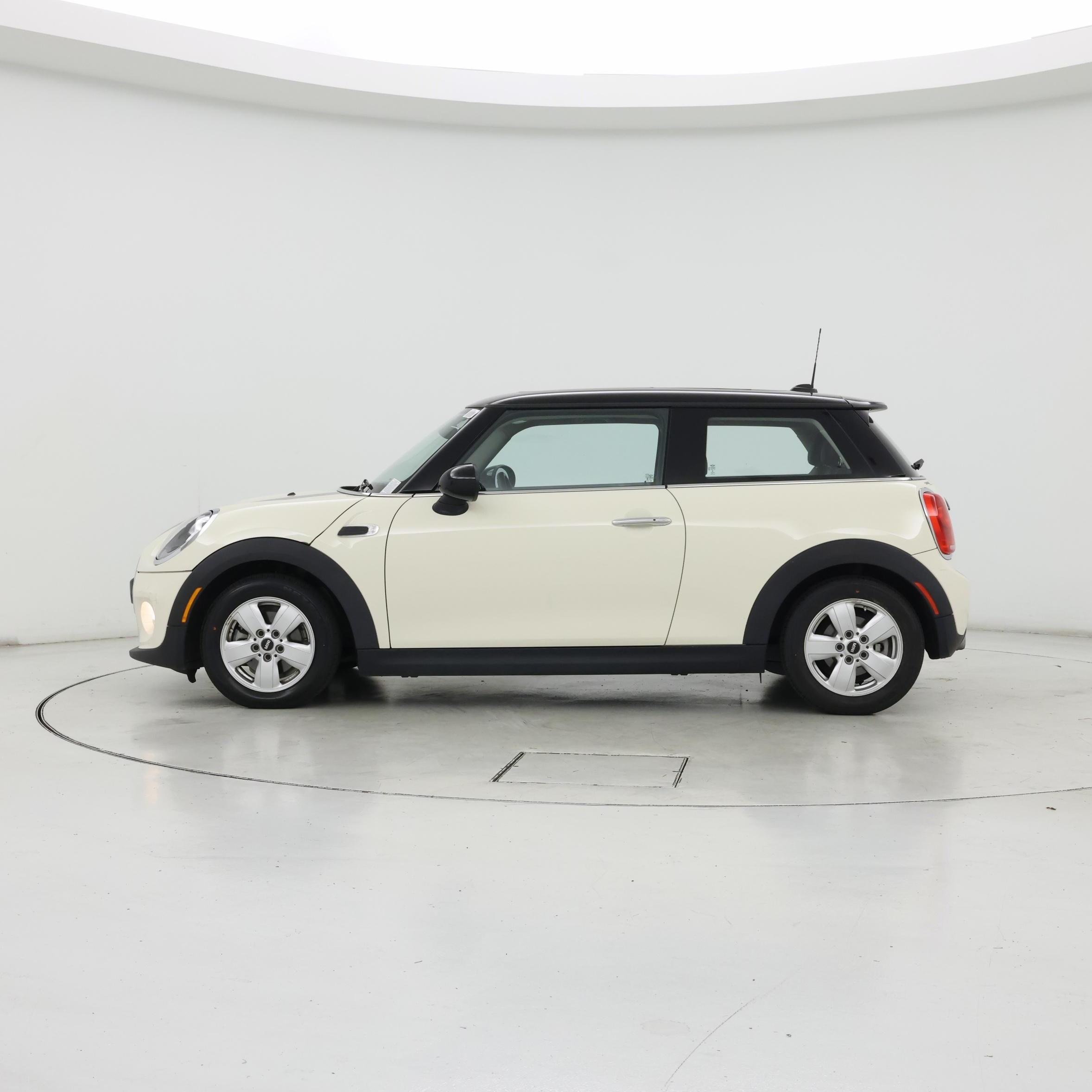 Thumbnail: 2016 MINI Cooper Hardtop - 3