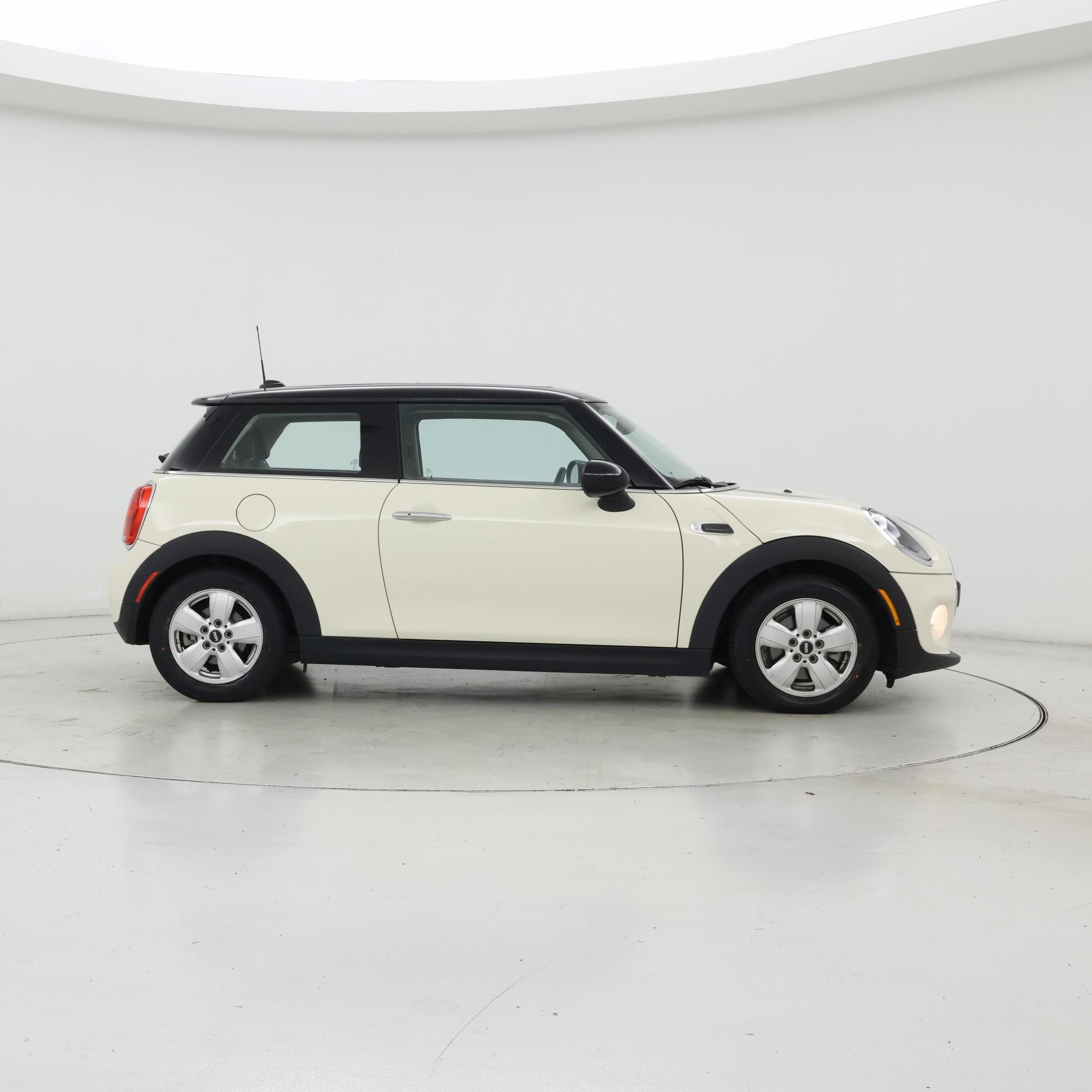 Thumbnail: 2016 MINI Cooper Hardtop - 7