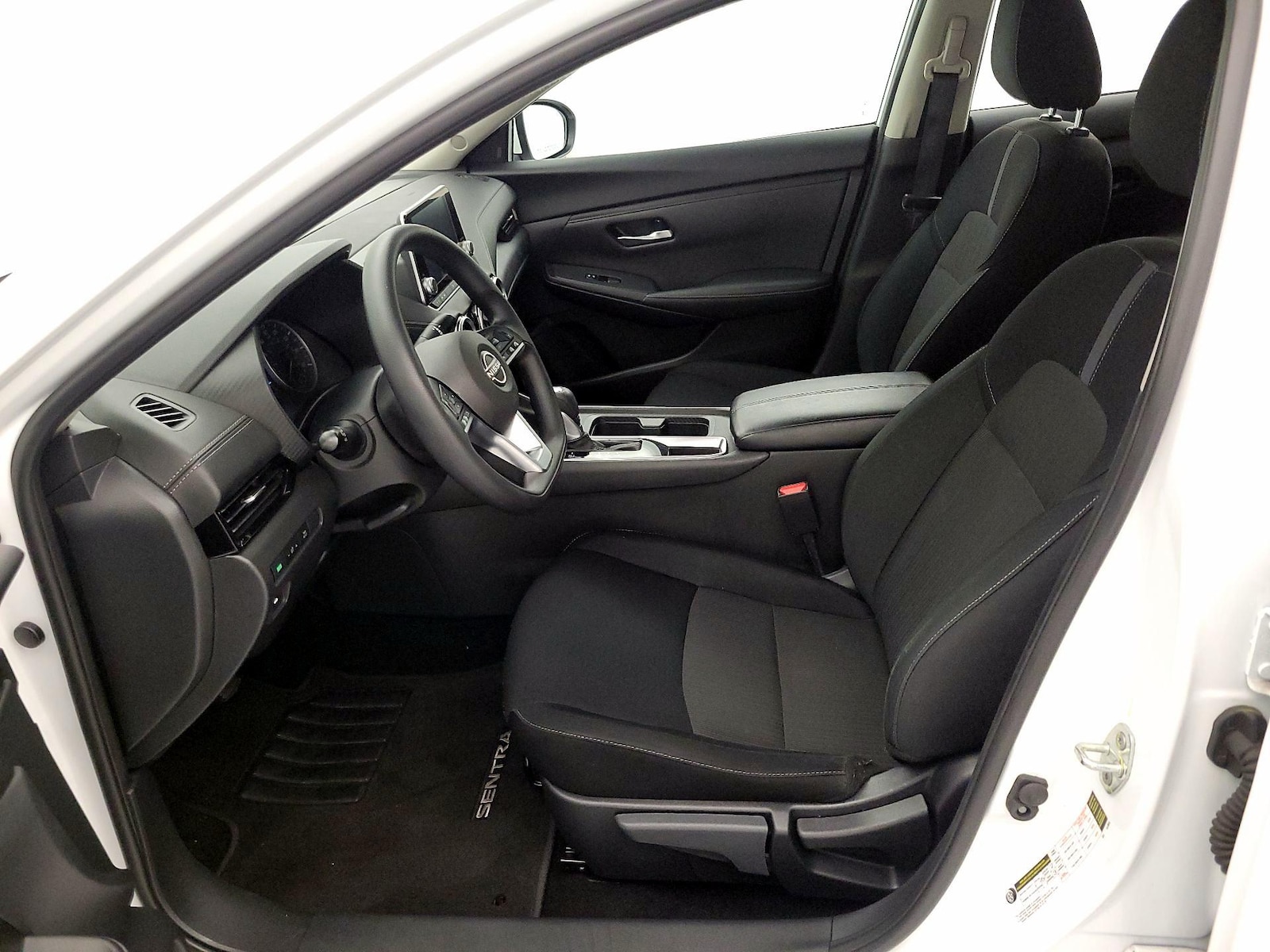 2025 Nissan Sentra SV - Photo 12