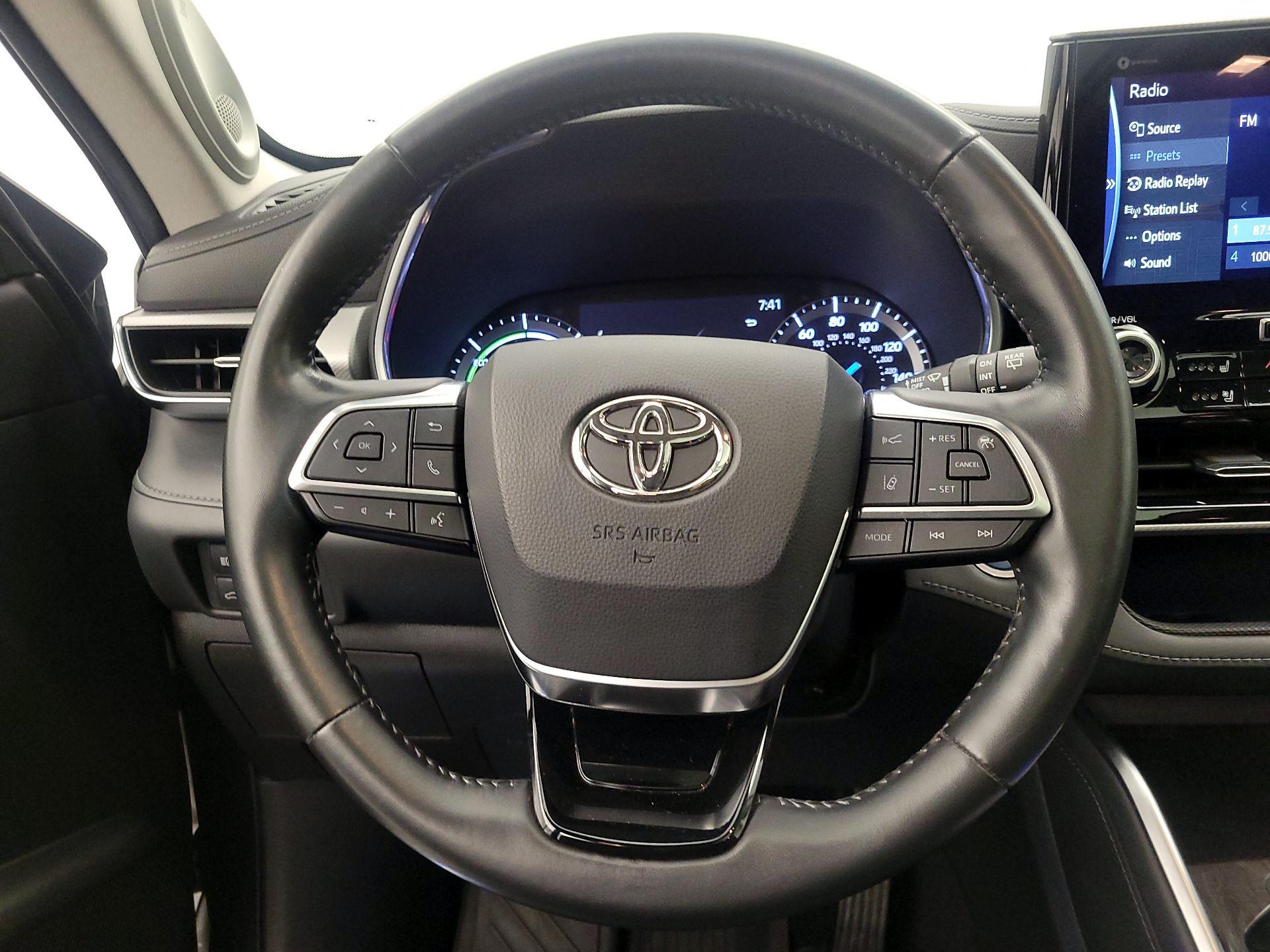 Thumbnail: 2020 Toyota Highlander - 10