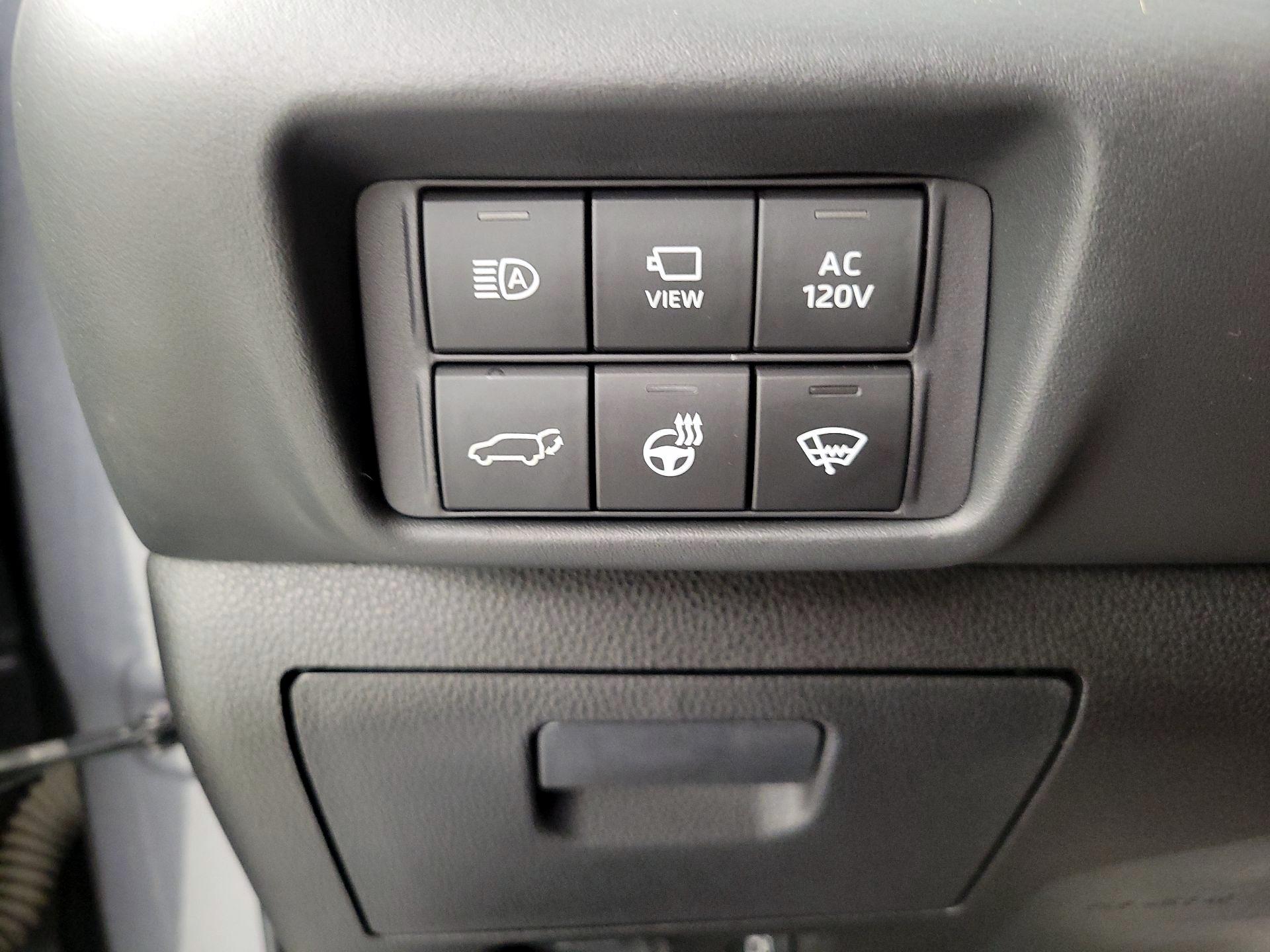 Thumbnail: 2020 Toyota Highlander - 13