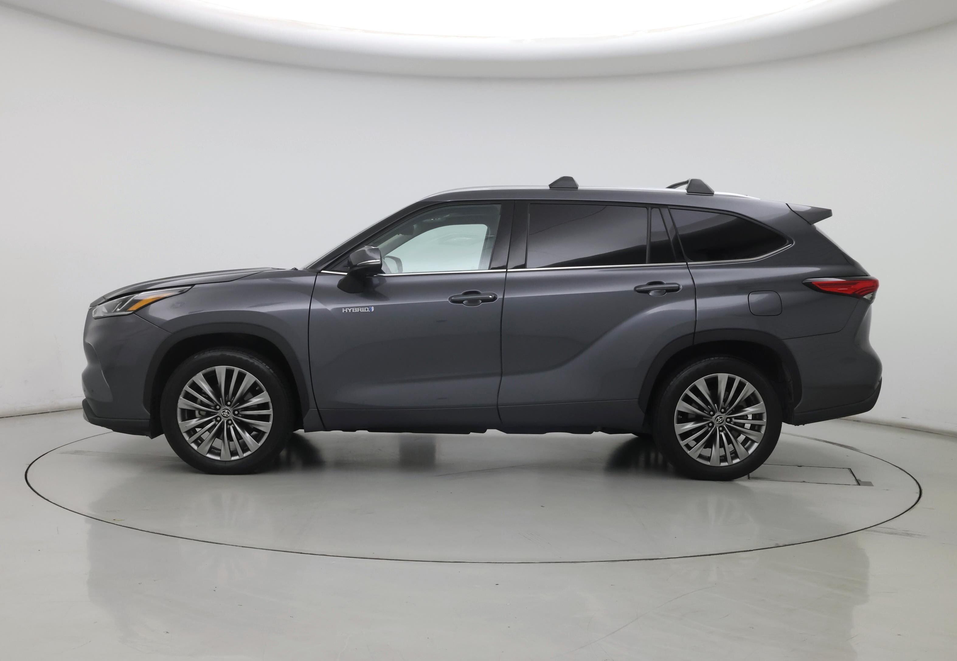 Thumbnail: 2020 Toyota Highlander - 3