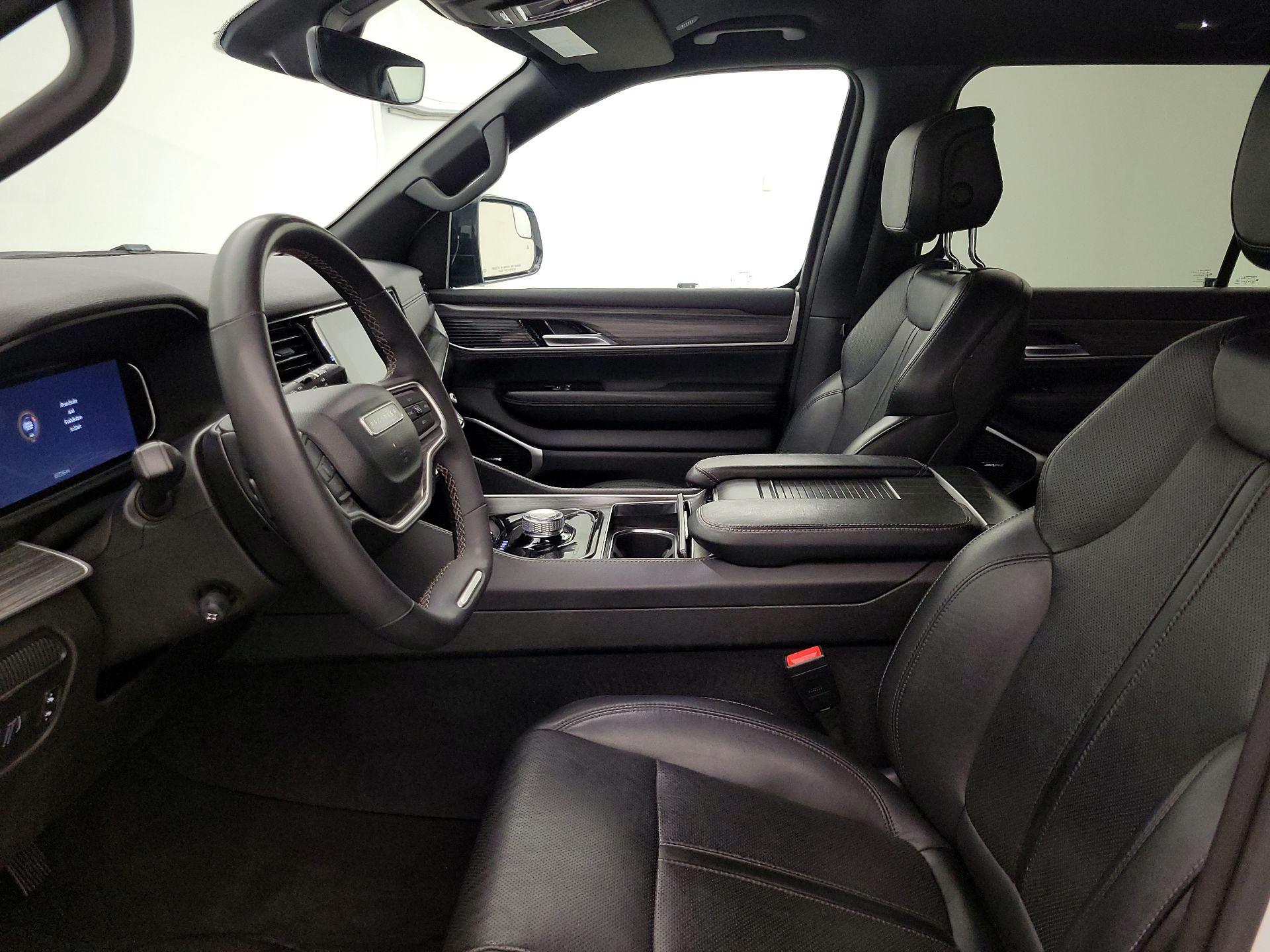 Thumbnail: 2024 Jeep Wagoneer - 11