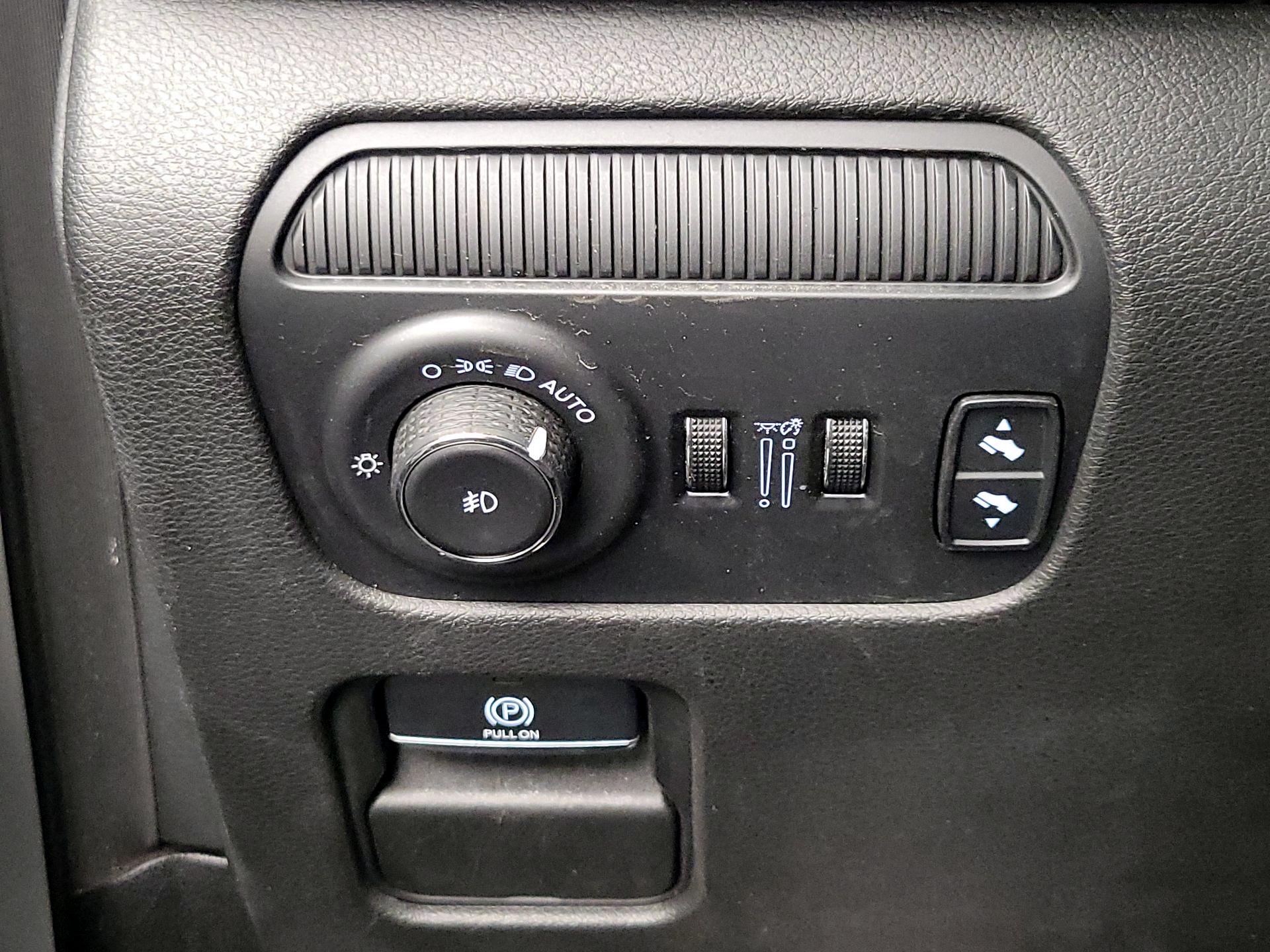 Thumbnail: 2024 Jeep Wagoneer - 13