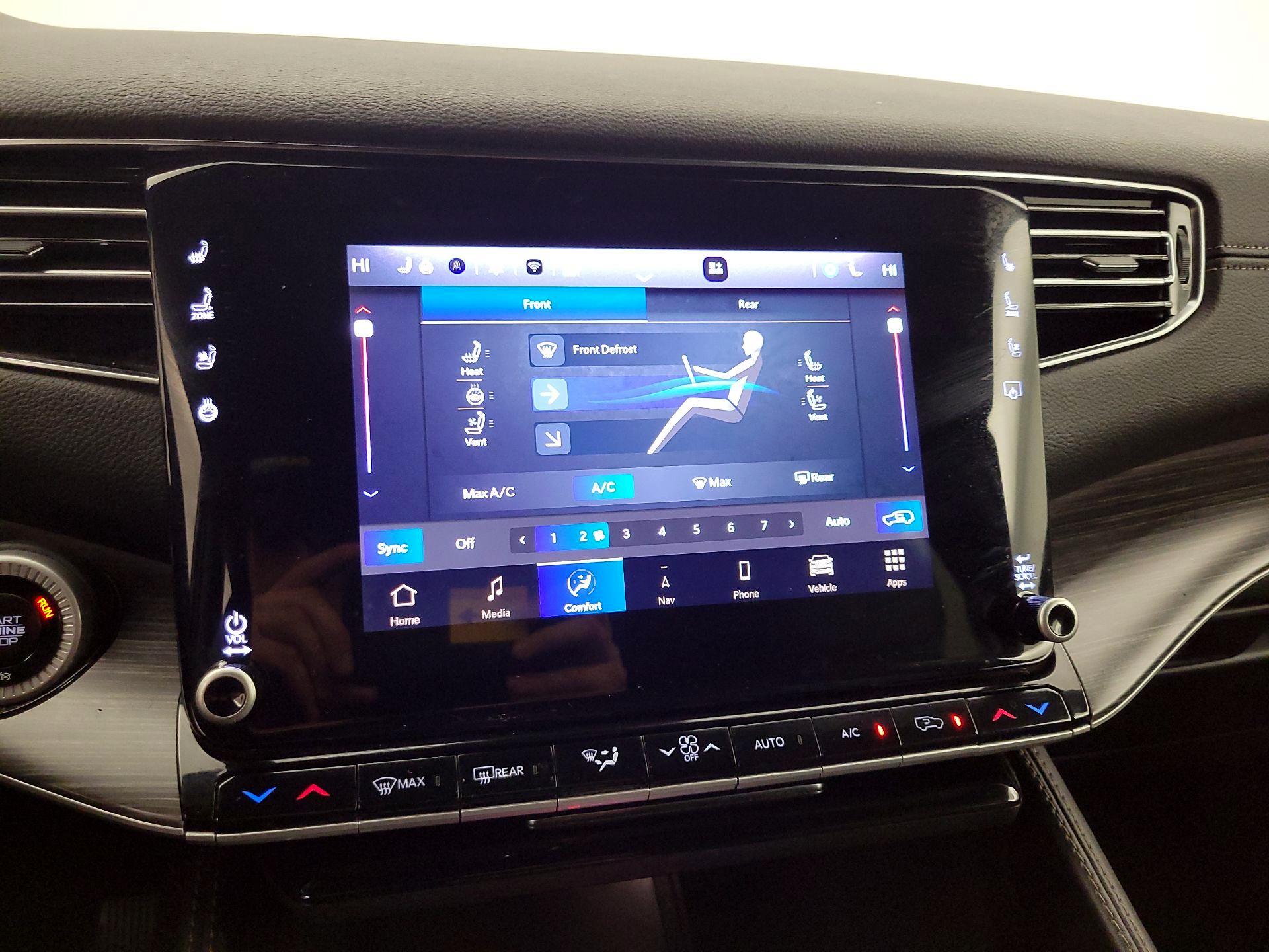 Thumbnail: 2024 Jeep Wagoneer - 17