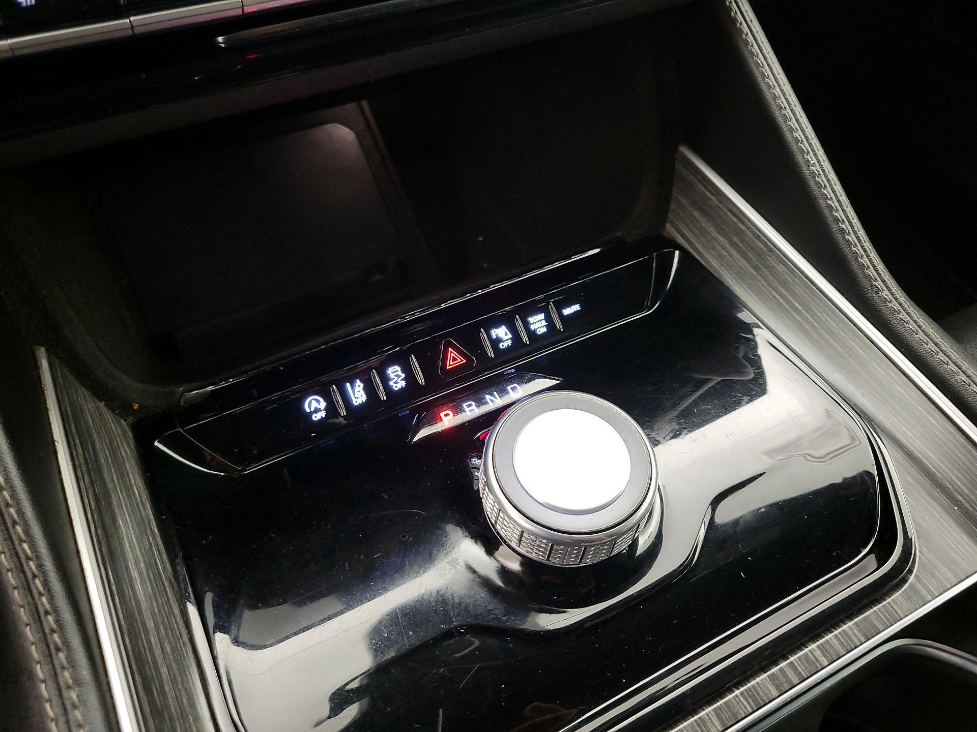 Thumbnail: 2024 Jeep Wagoneer - 18