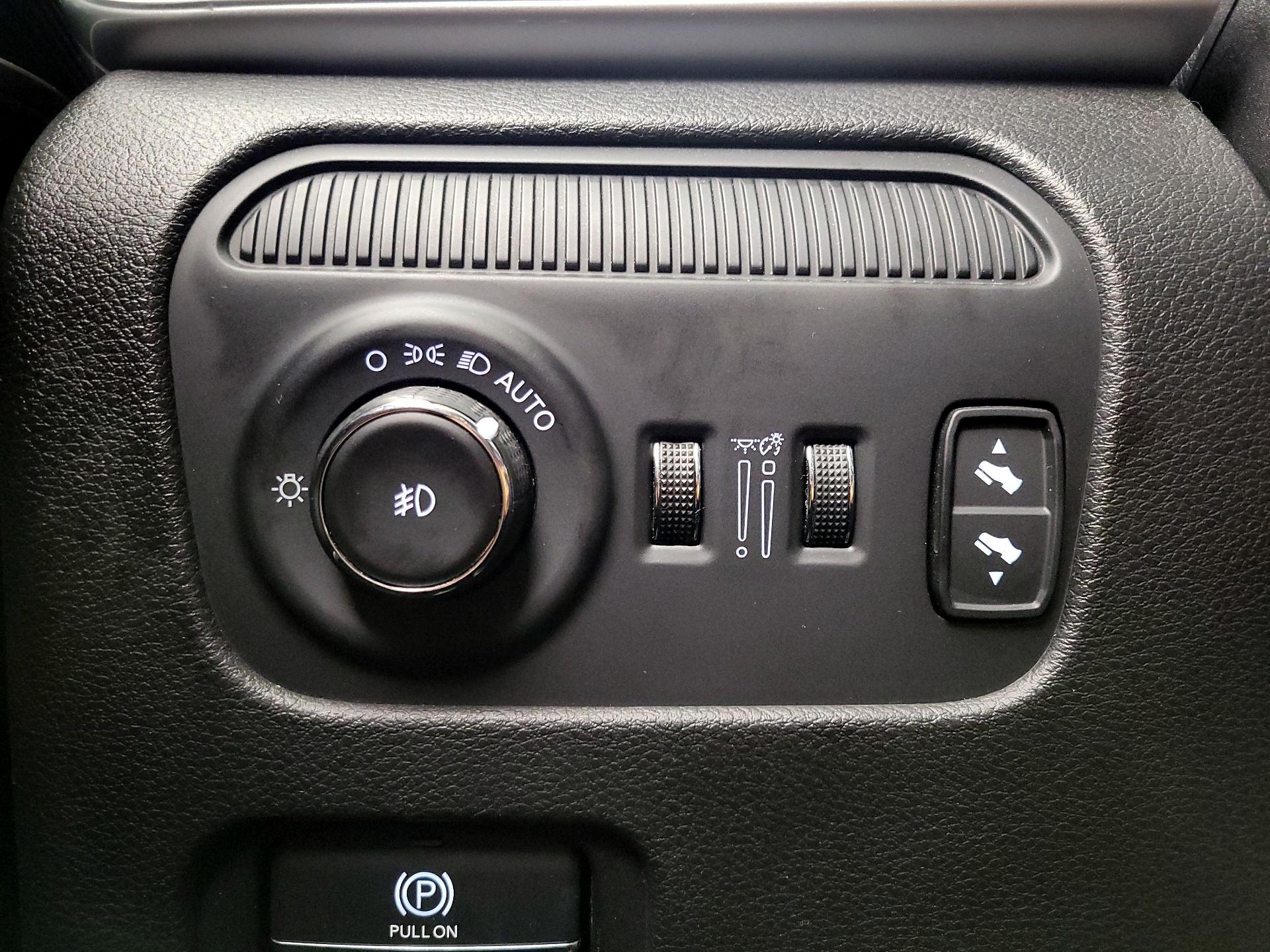 Thumbnail: 2024 Jeep Wagoneer - 13