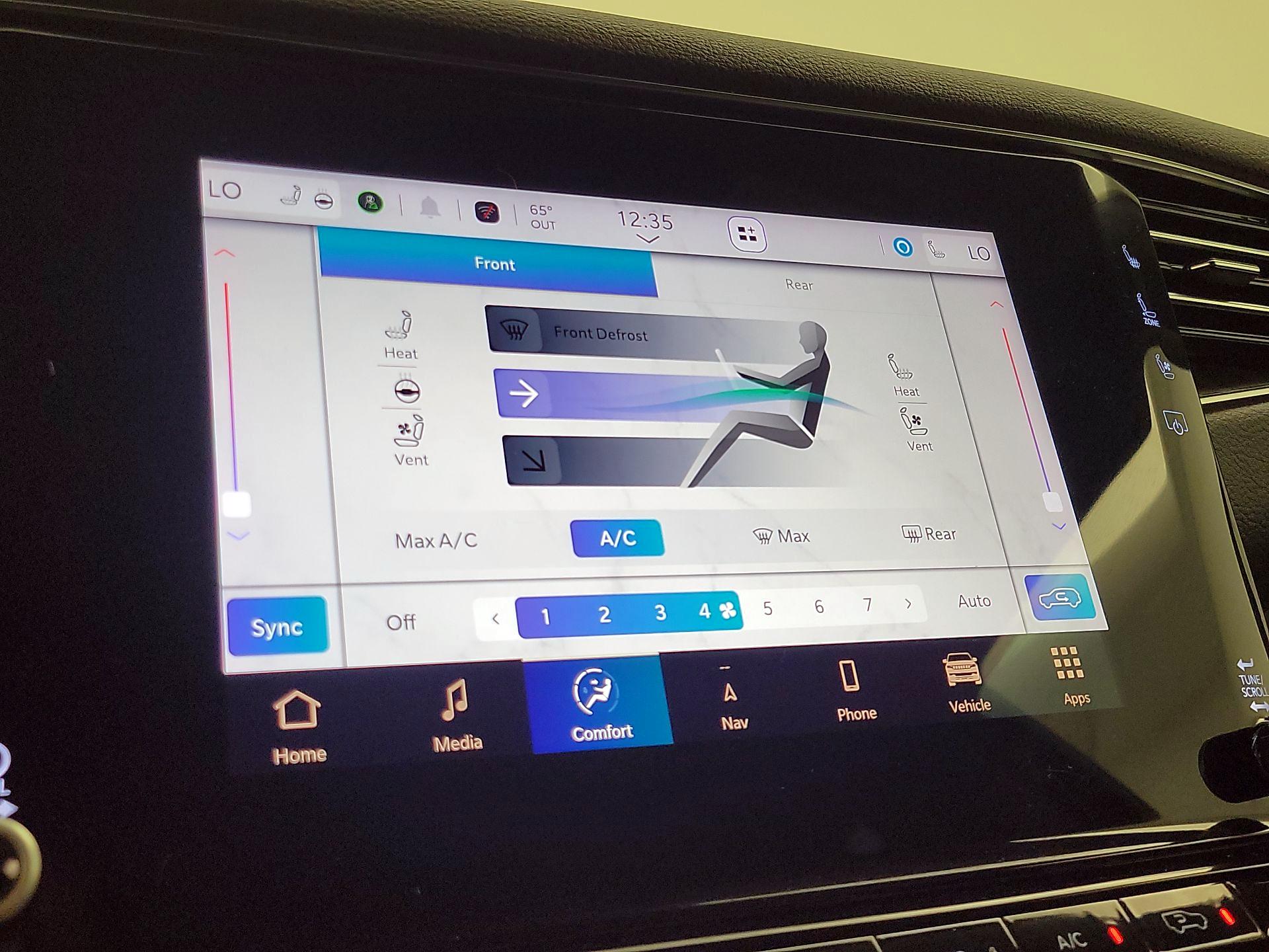 Thumbnail: 2024 Jeep Wagoneer - 17