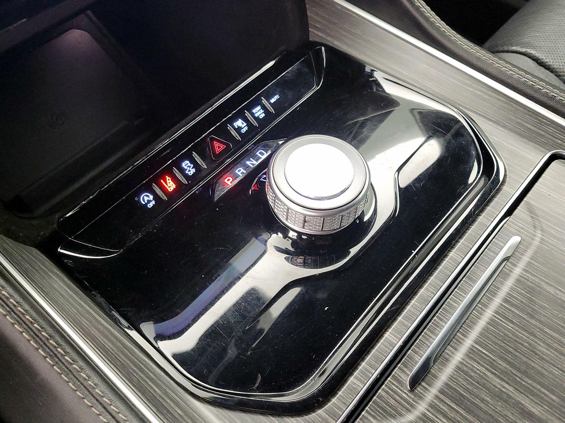 Thumbnail: 2024 Jeep Wagoneer - 18