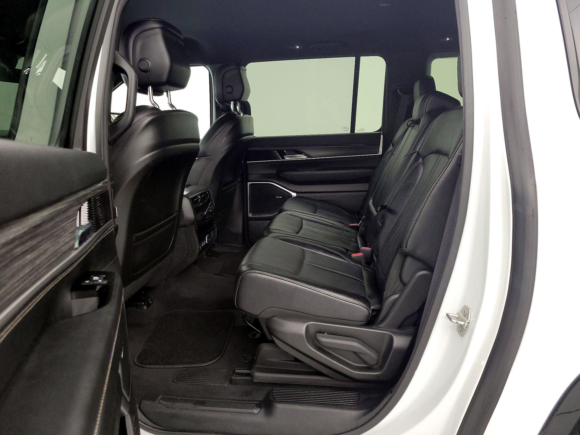 Thumbnail: 2024 Jeep Wagoneer - 20