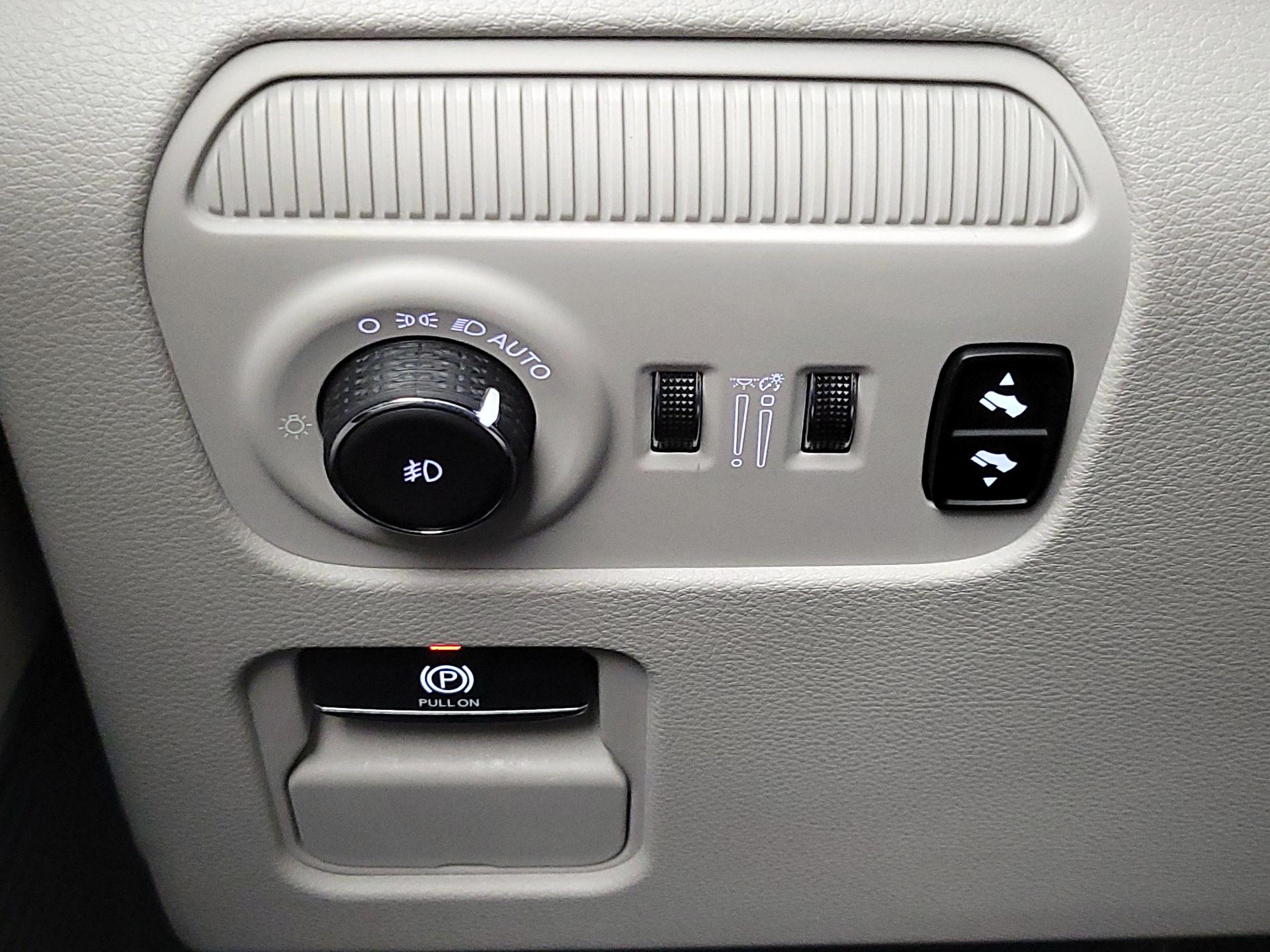 Thumbnail: 2024 Jeep Wagoneer - 13