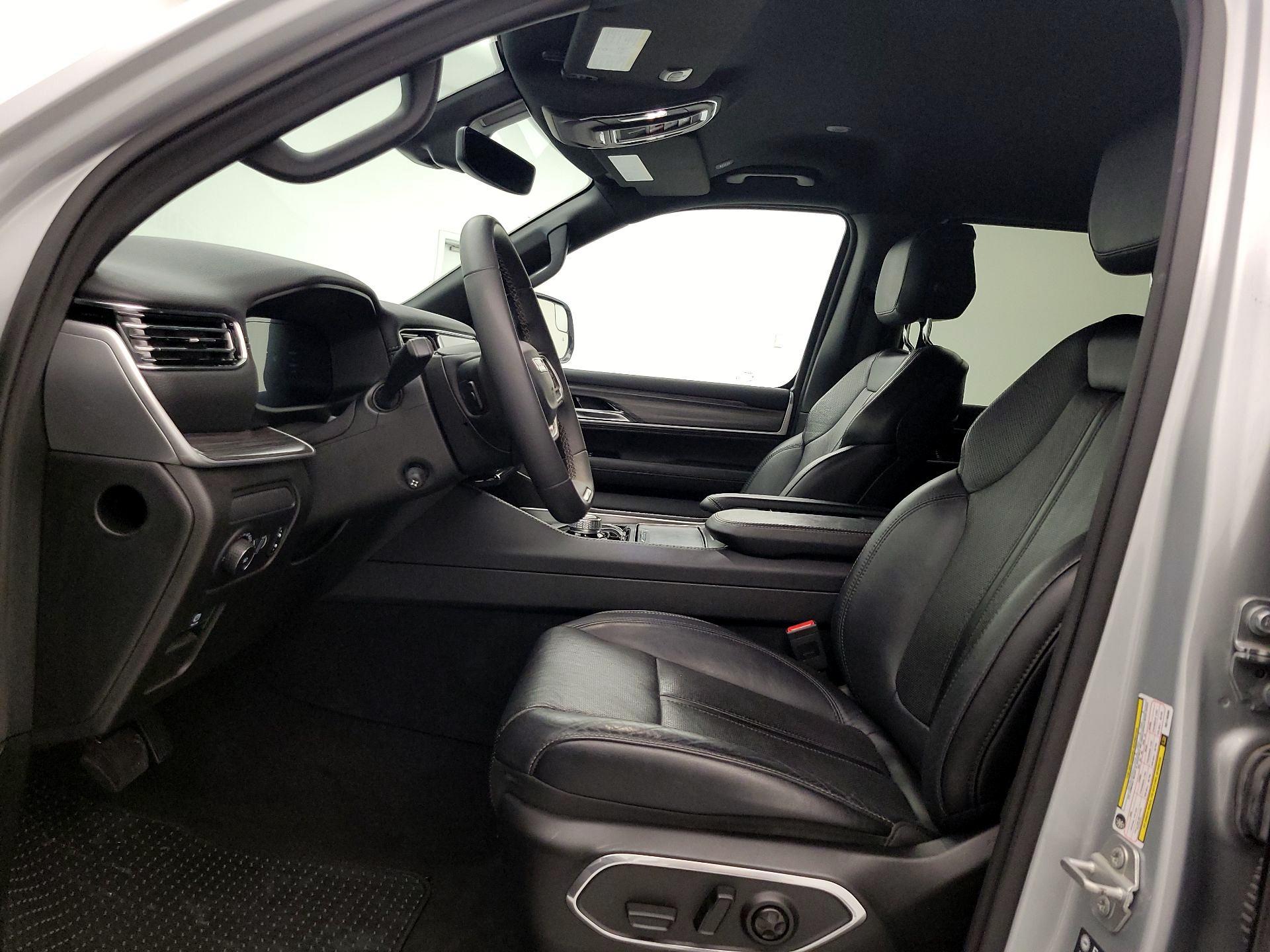 Thumbnail: 2024 Jeep Wagoneer - 11