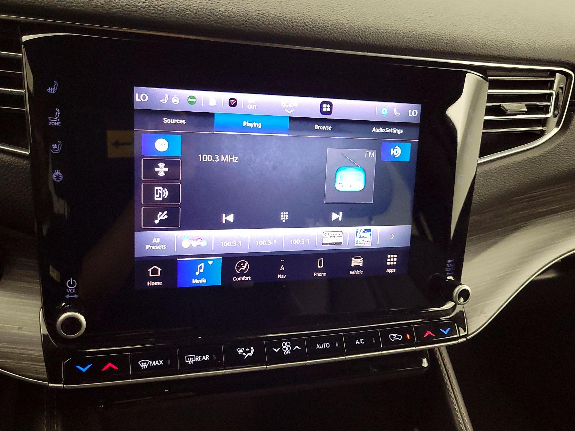 Thumbnail: 2024 Jeep Wagoneer - 16