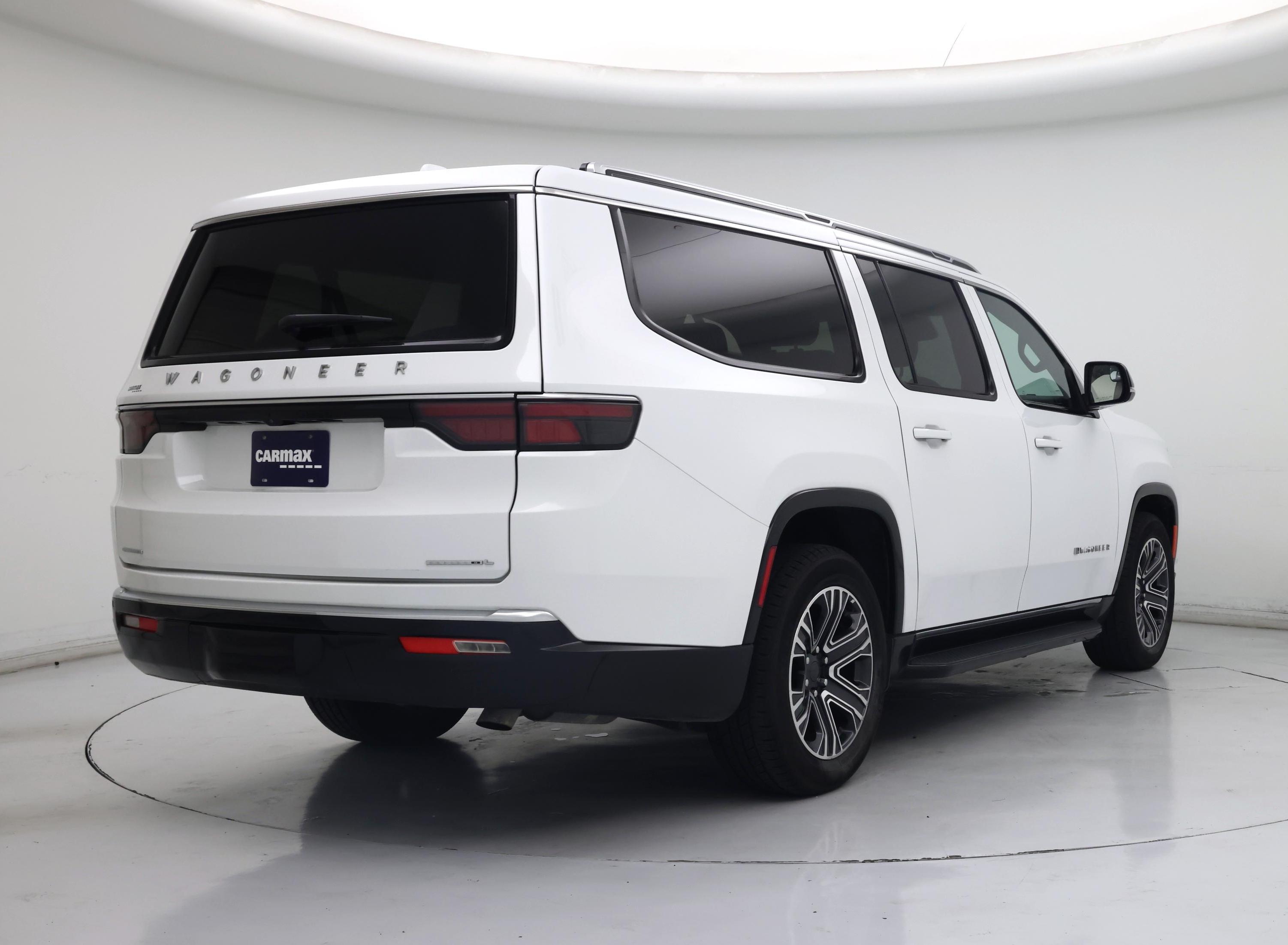 Thumbnail: 2023 Jeep Wagoneer - 8