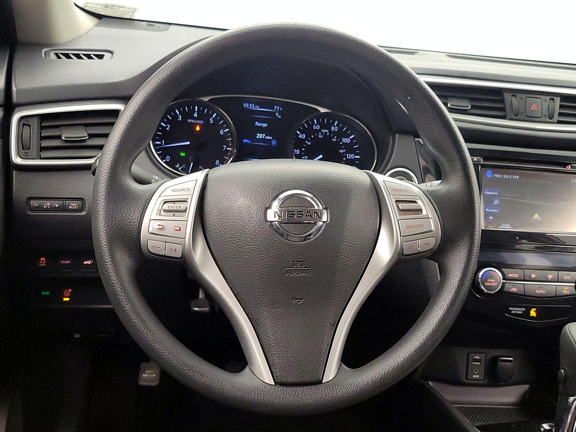 Thumbnail: 2016 Nissan Rogue - 10