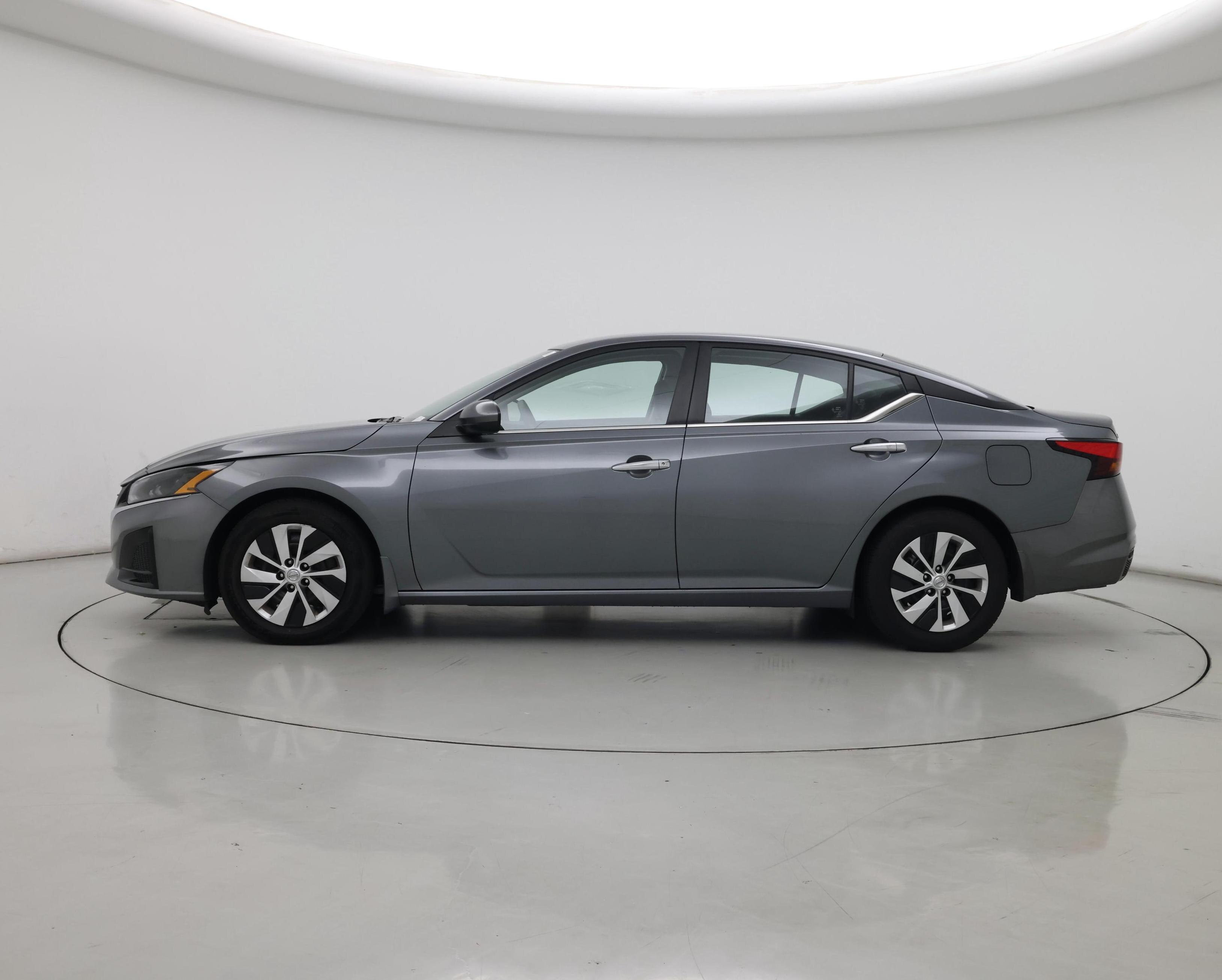 Thumbnail: 2023 Nissan Altima - 3