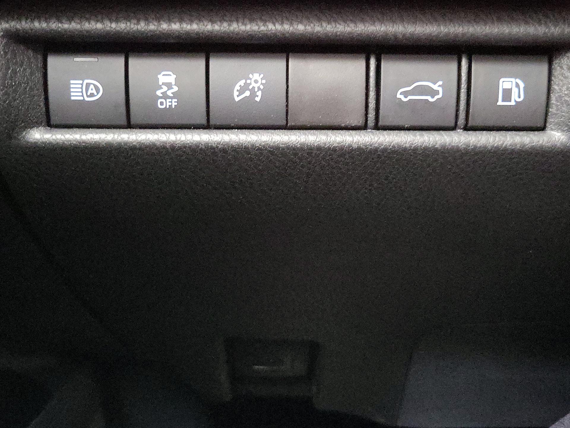 Thumbnail: 2025 Toyota Camry - 13