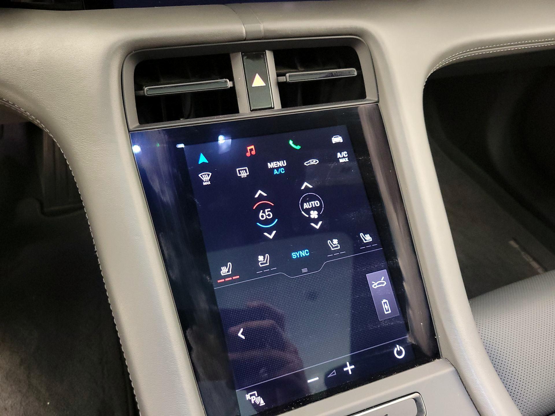 Thumbnail: 2021 Porsche Taycan - 16